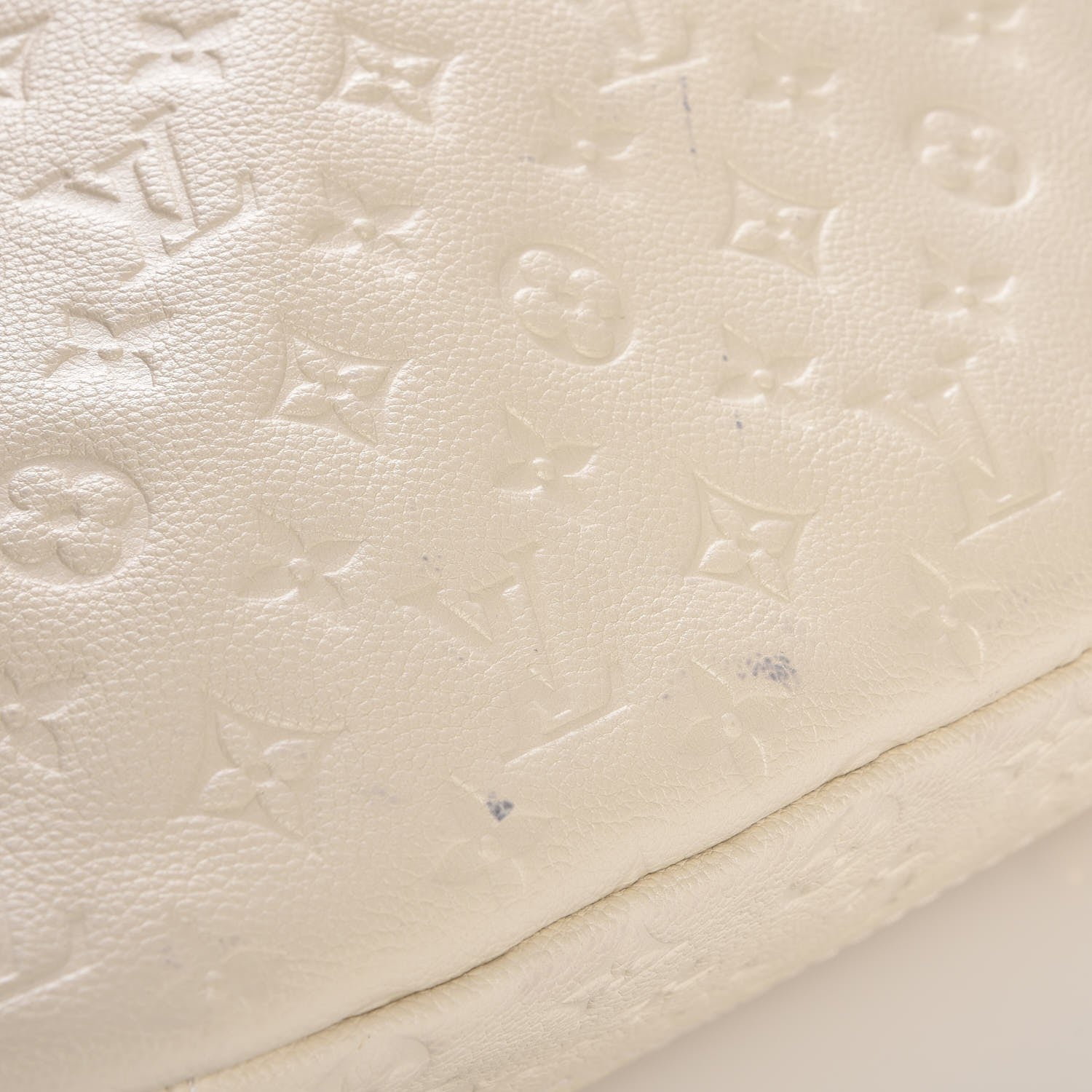 Louis Vuitton Empreinte Artsy MM Neige 8 of 10