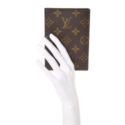 Louis Vuitton Monogram Passport Cover 2 of 7