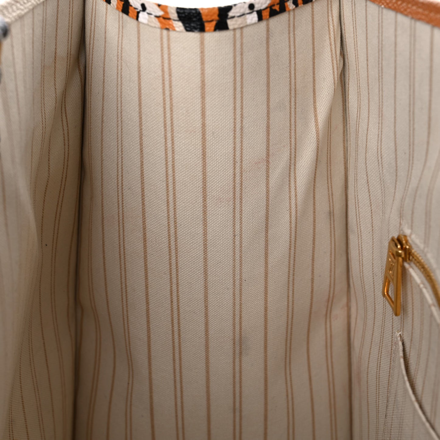Monogram Giant Jungle Onthego GM Ivory