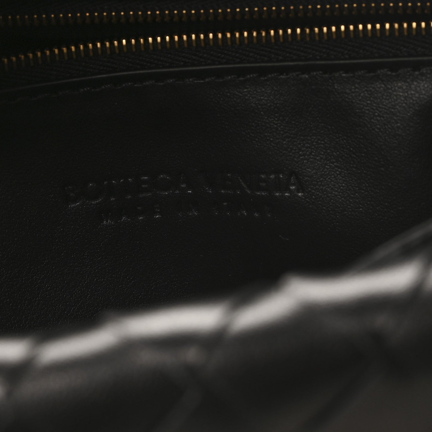 Calfskin Intrecciato Small Hop Black