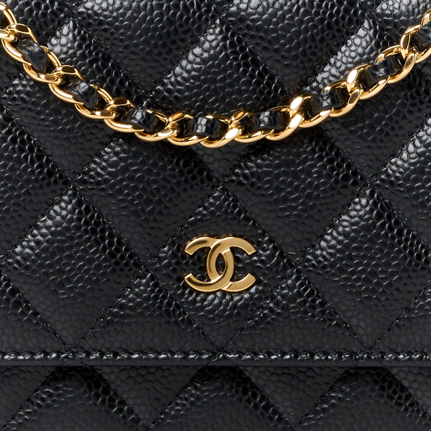 Caviar Quilted Wallet on Chain WOC Black