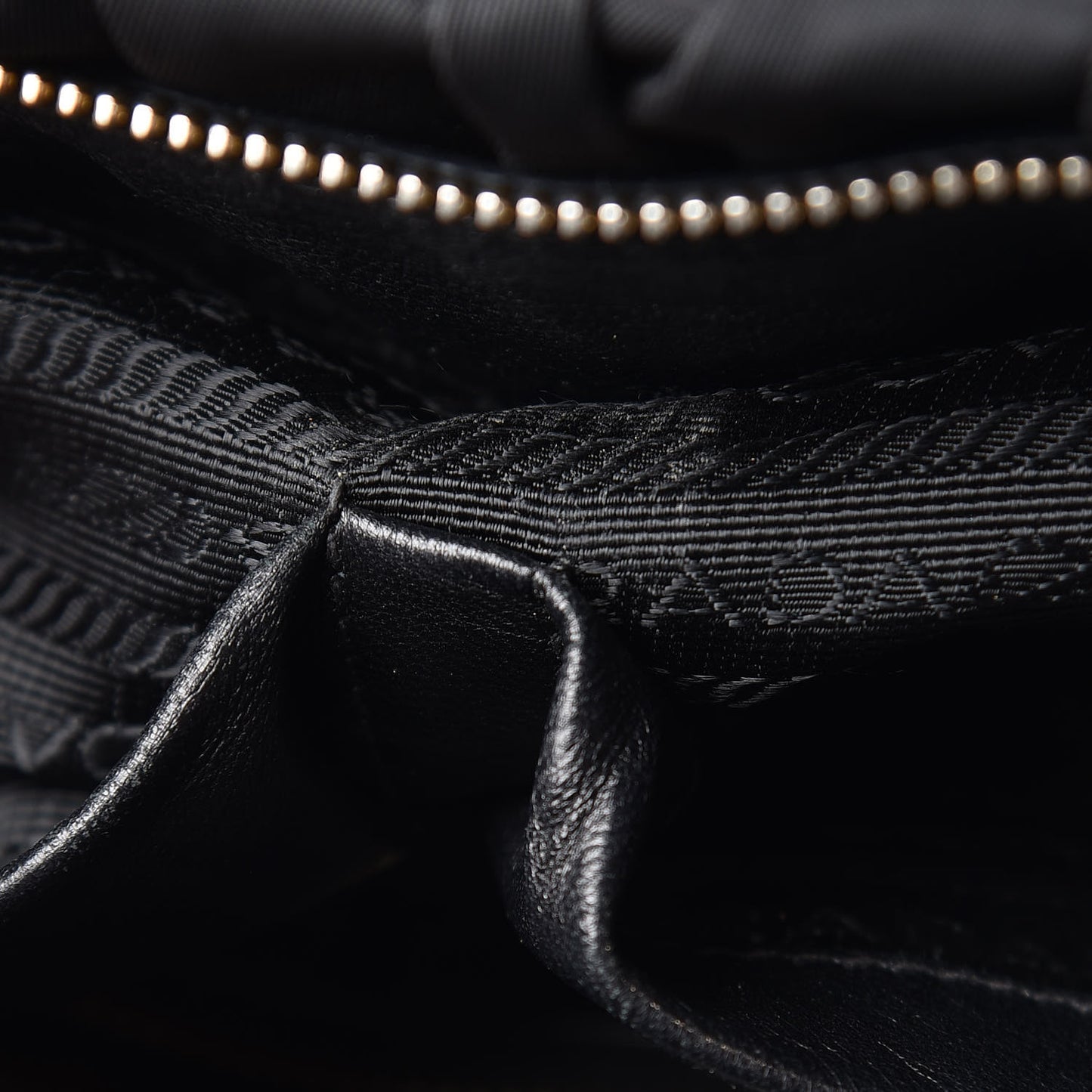 Tessuto Nylon Gaufre Shopping Satchel Black