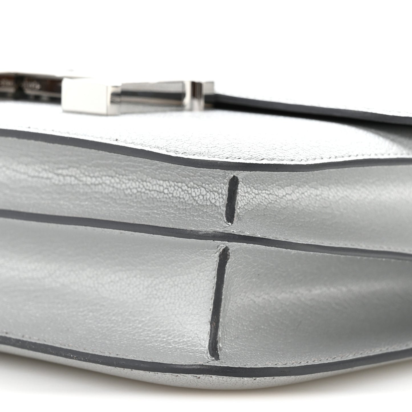 Metallic Chevre Chamkilight Constance 18 Argent