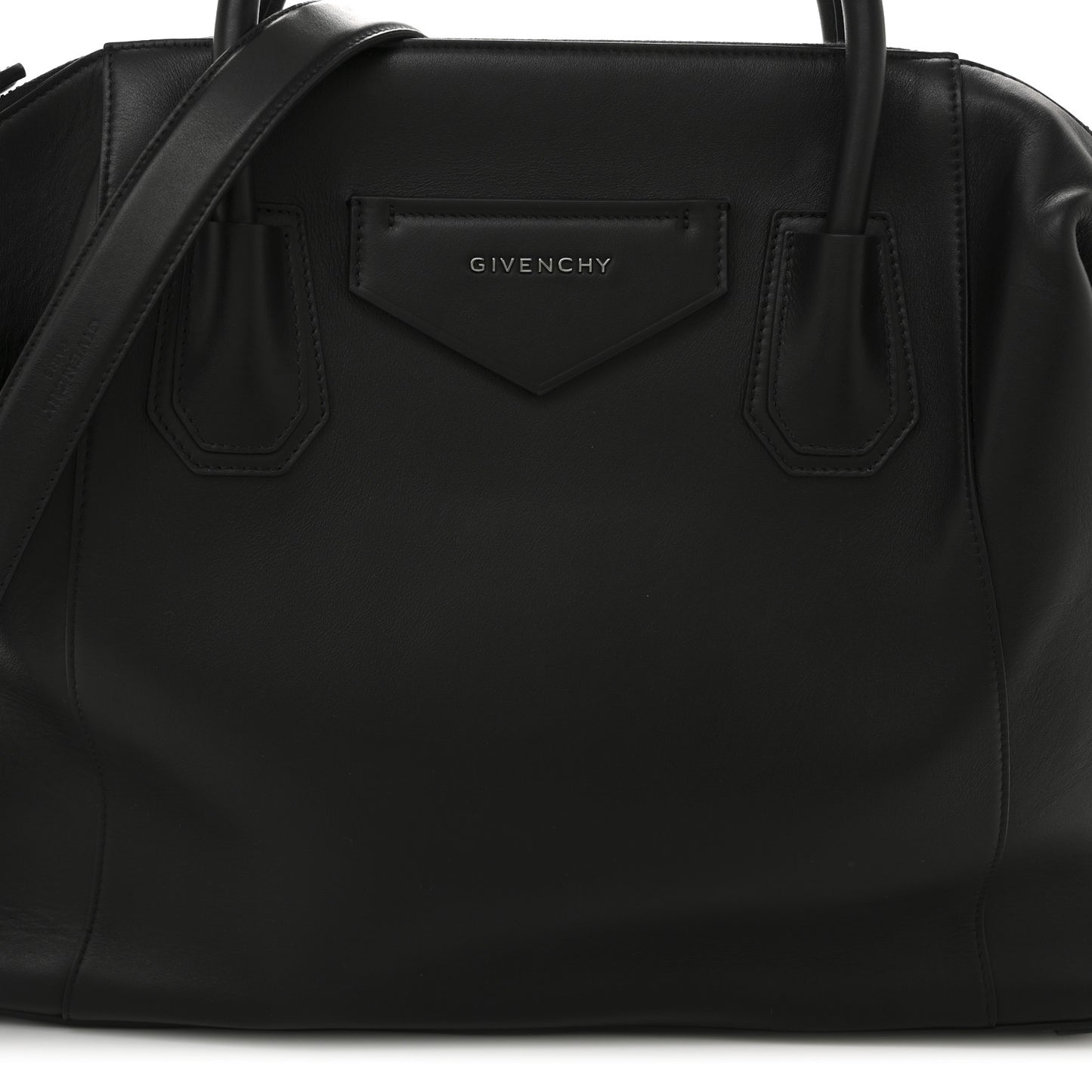 Smooth Calfskin Medium Soft Antigona Black