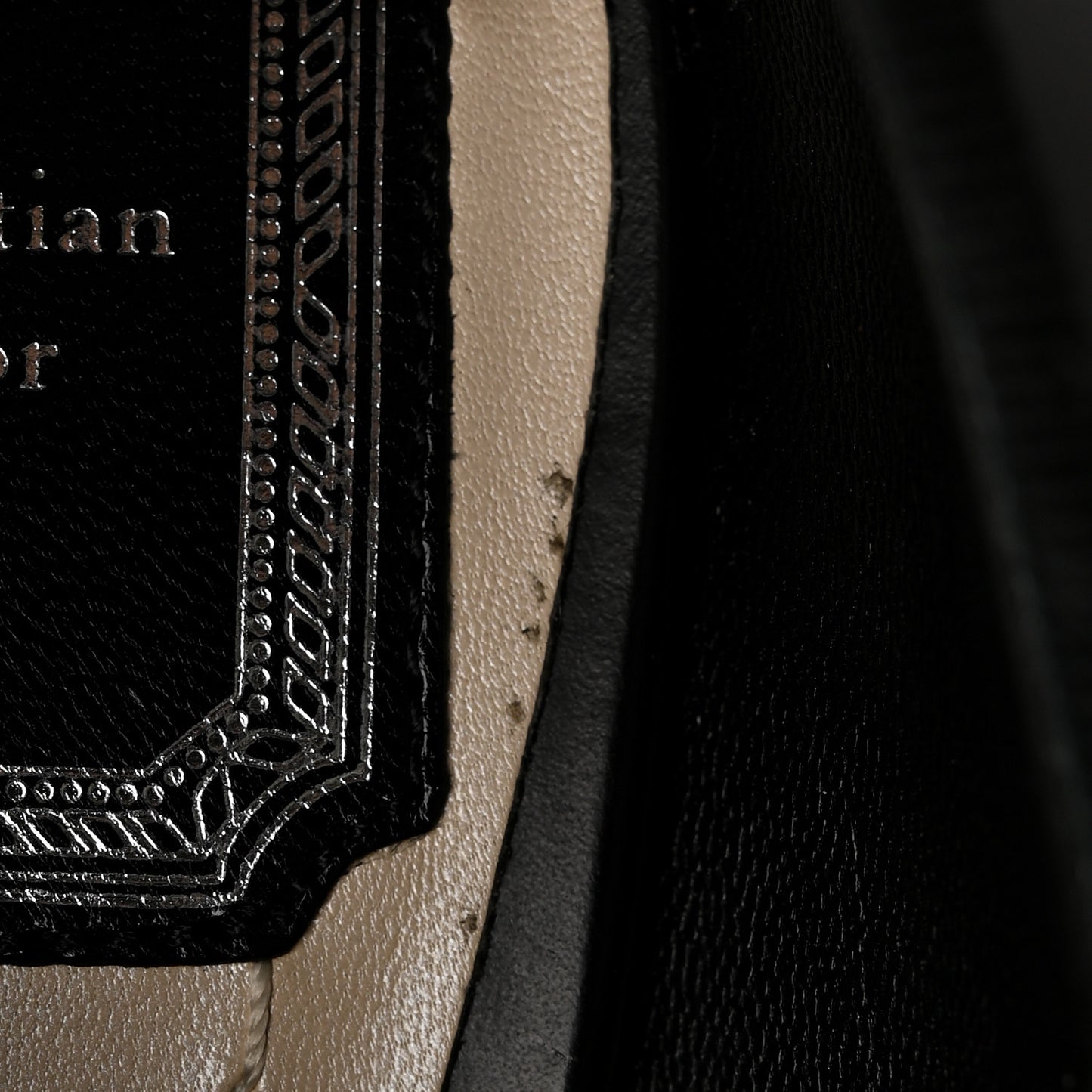 Glazed Calfskin Tomboy Lace Up 38 Black