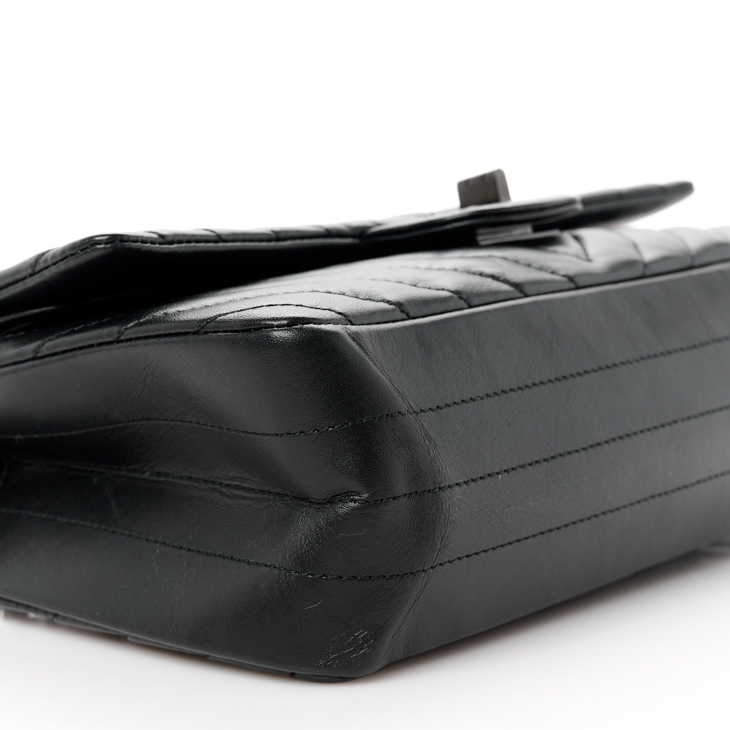 Aged Calfskin Chevron Quilted 2.55 Reissue 225 Flap So Black