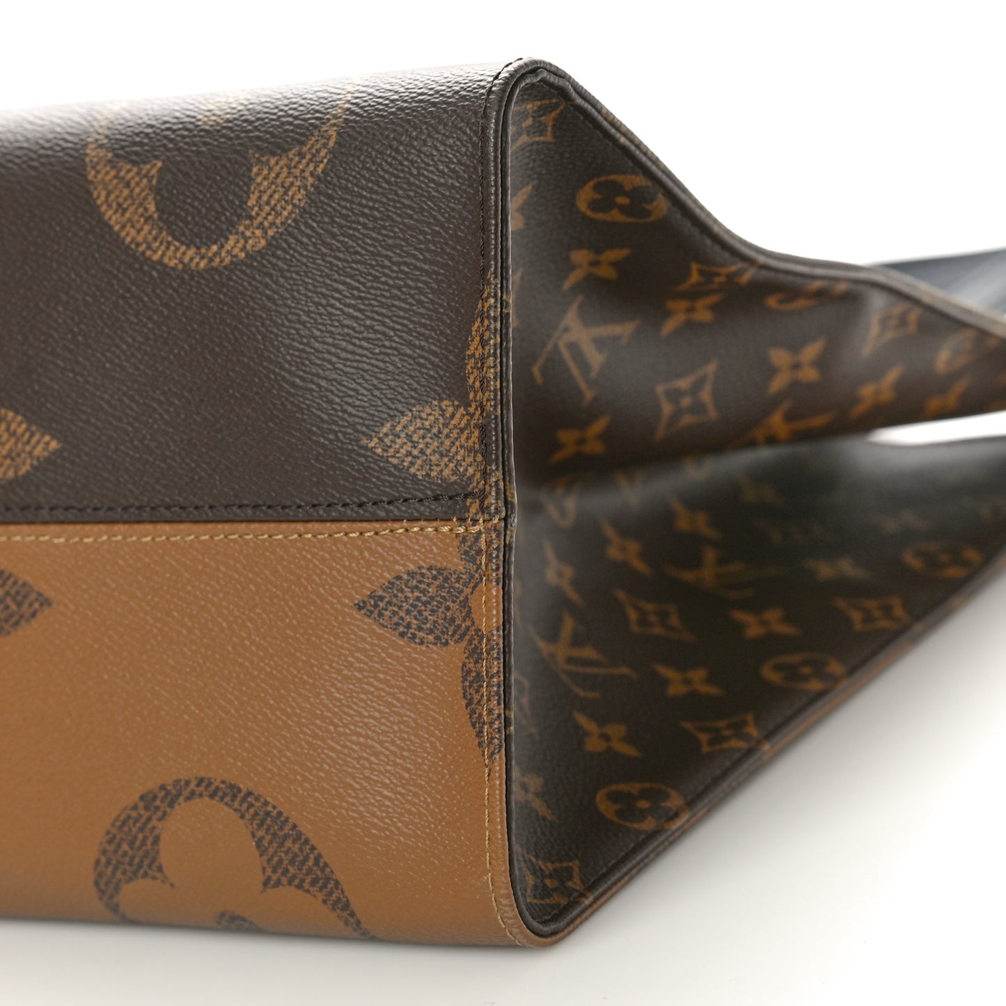 Reverse Monogram Giant Onthego GM