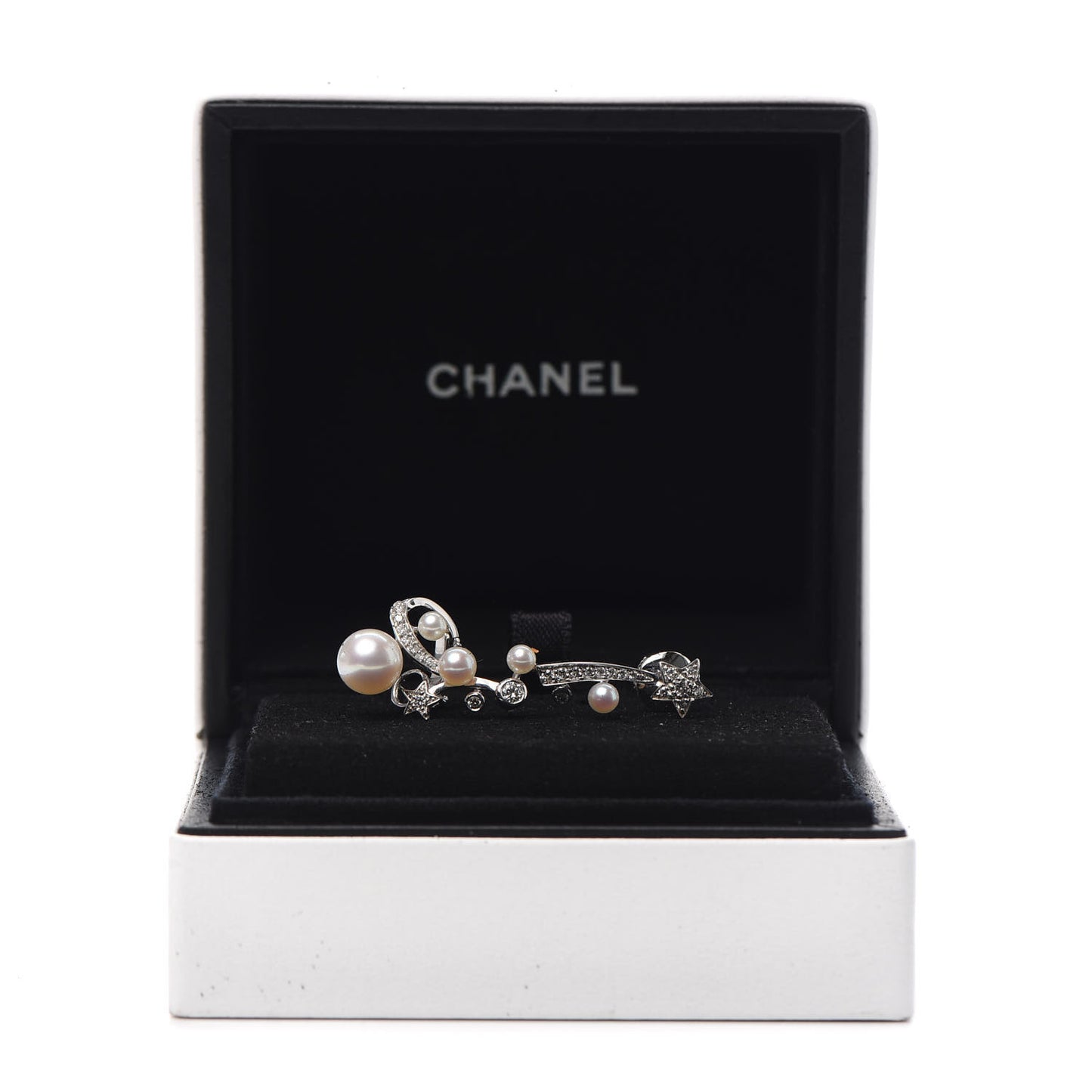 18K White Gold Diamond Pearl Comete Perlee Ear Cuff