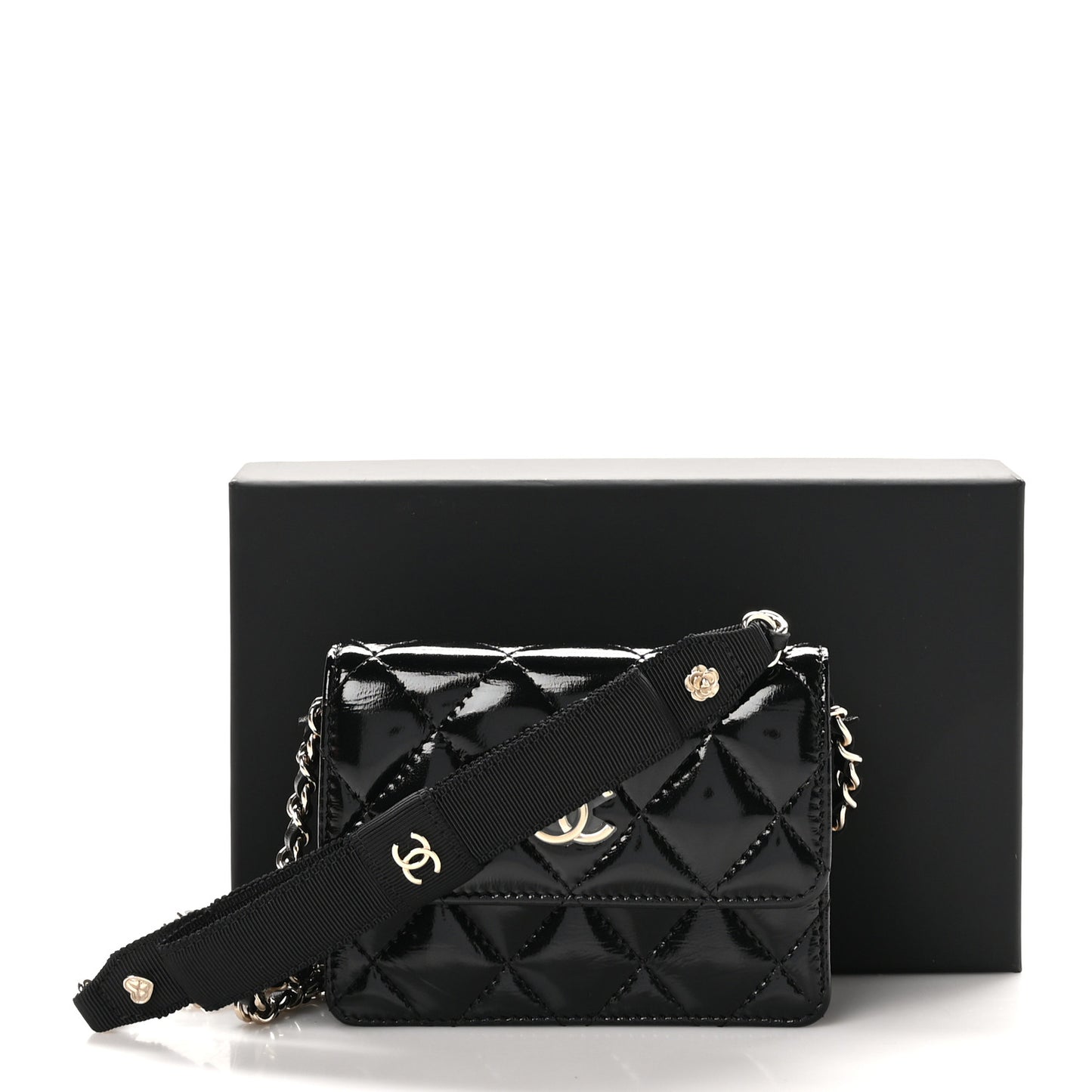 Shiny Lambskin Quilted Small Clutch With Chain Black