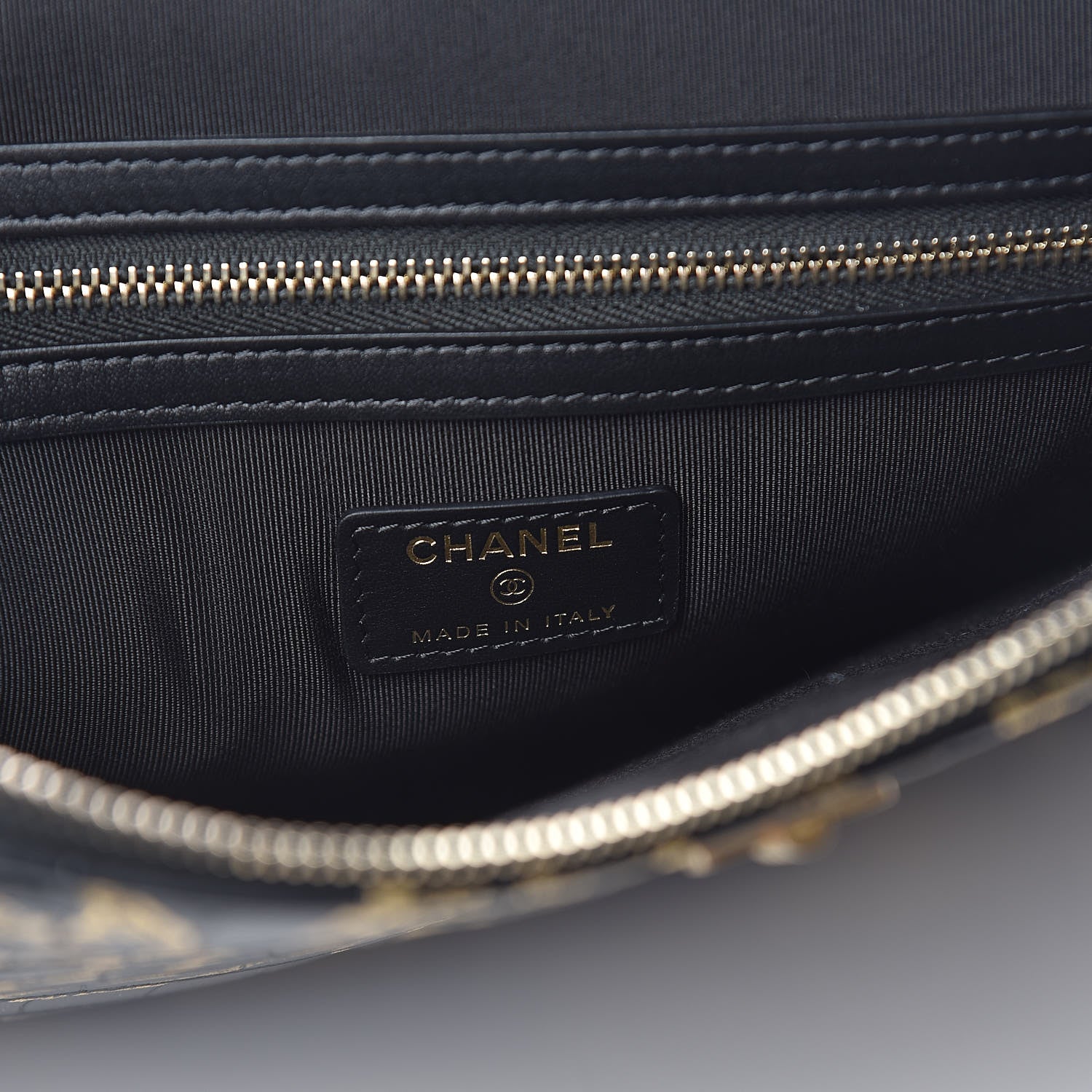 Chanel Calfskin Crocodile Embossed Graffiti 2.55 Large Cocodile Reissue Cosmetic Case Black Gold 6 of 11