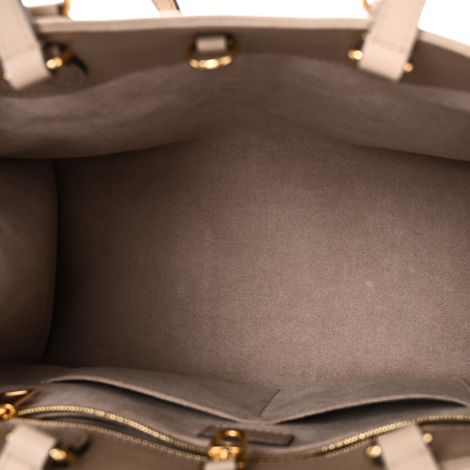 Louis Vuitton Empreinte Monogram Giant Onthego MM Tourterelle 5 of 9