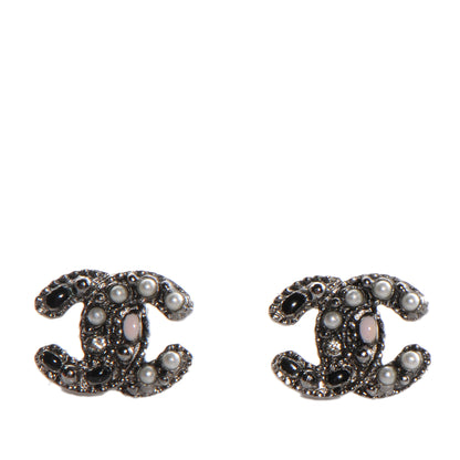 Chanel Pearl CC Logo Earrings 1 of 5