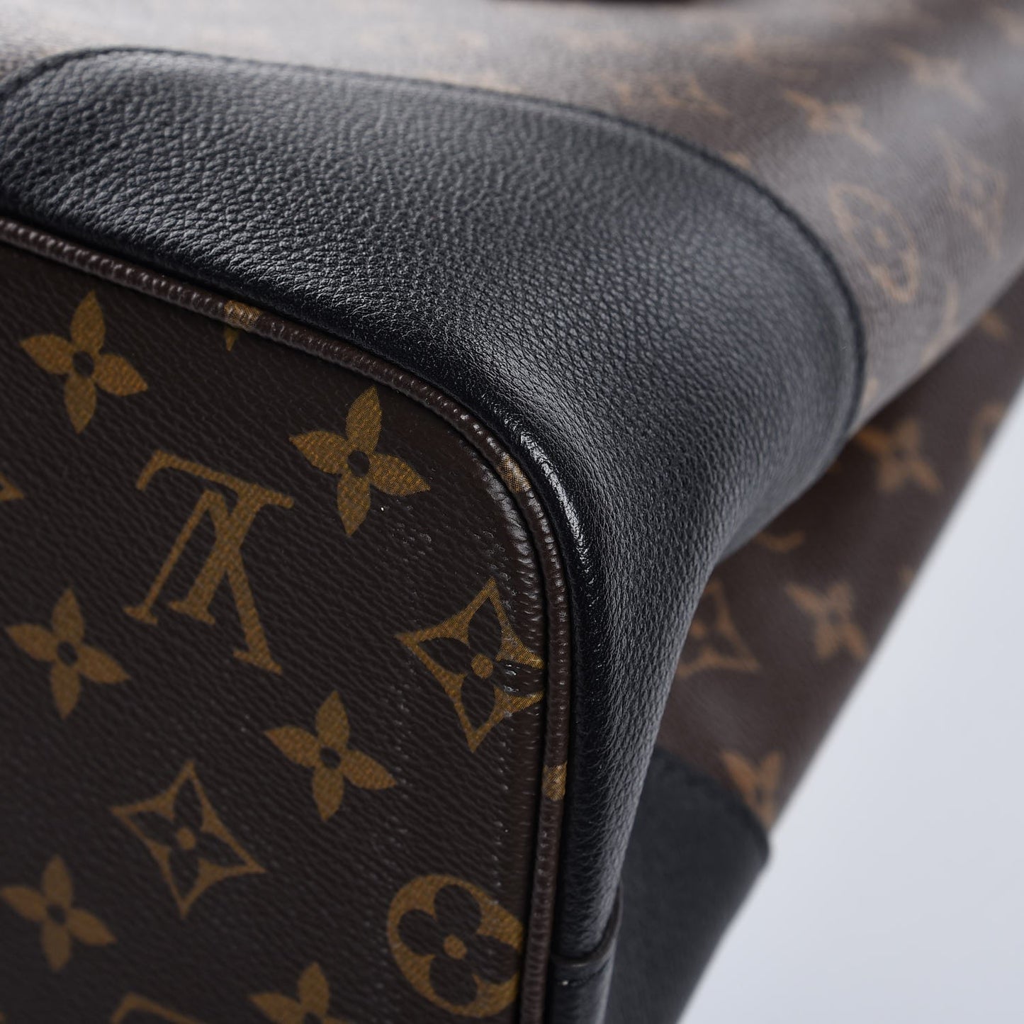 Monogram Flandrin Black