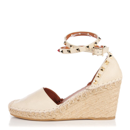 Valentino Garavani Grained Calfskin Rockstud Ankle Wrap Espadrille 15/85mm Wedges 39 Light Ivory 1 of 9