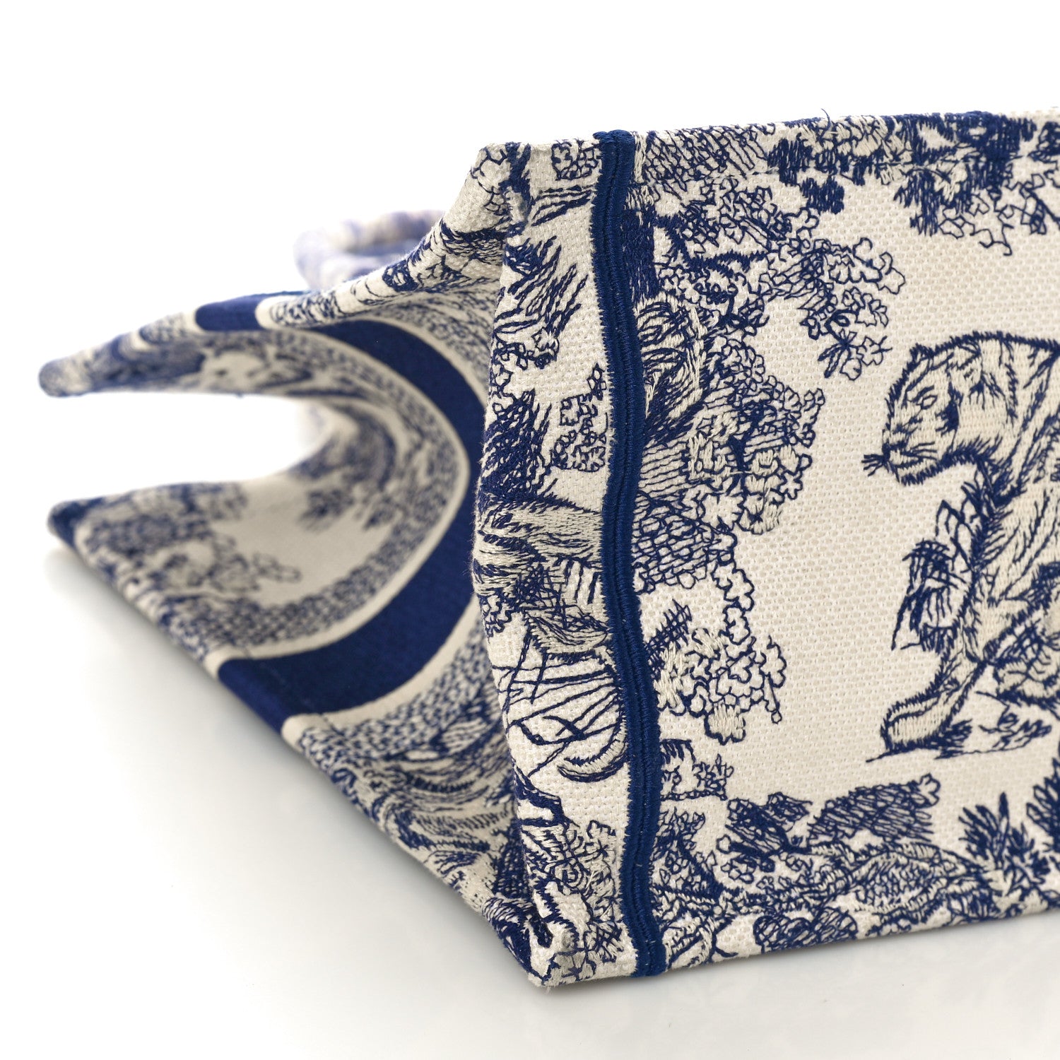 Christian Dior Canvas Embroidered Medium Dioriviera Toile De Jouy Book Tote White 9 of 11