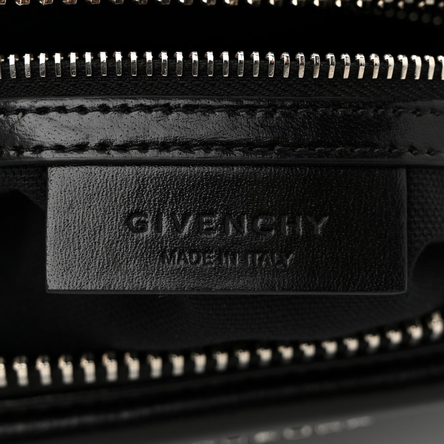 Shiny Lord Calfskin Small Antigona Black