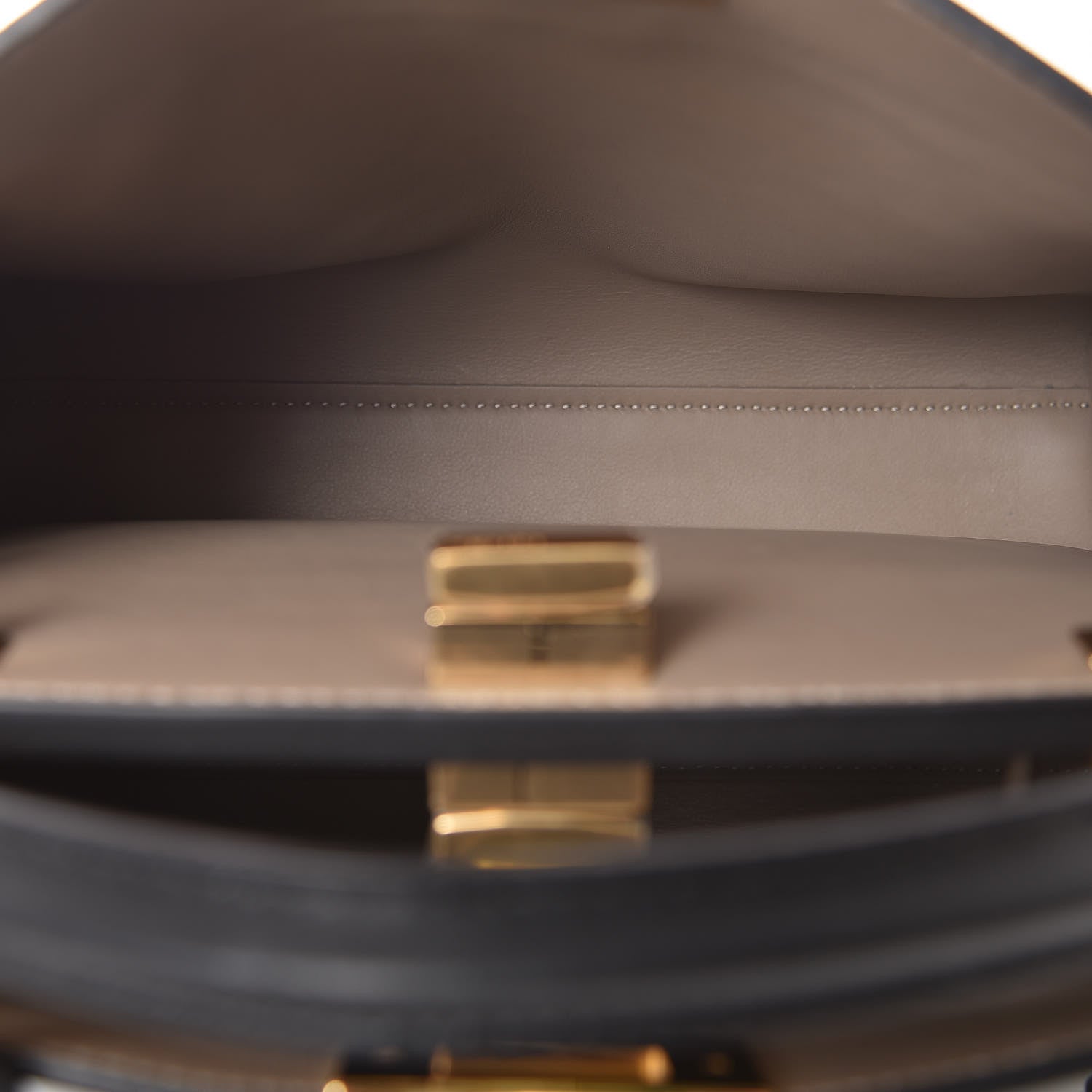 Fendi Vitello Tahiti Burro Medium Peekaboo Iconic Essentially Satchel Black Corda 5 of 9