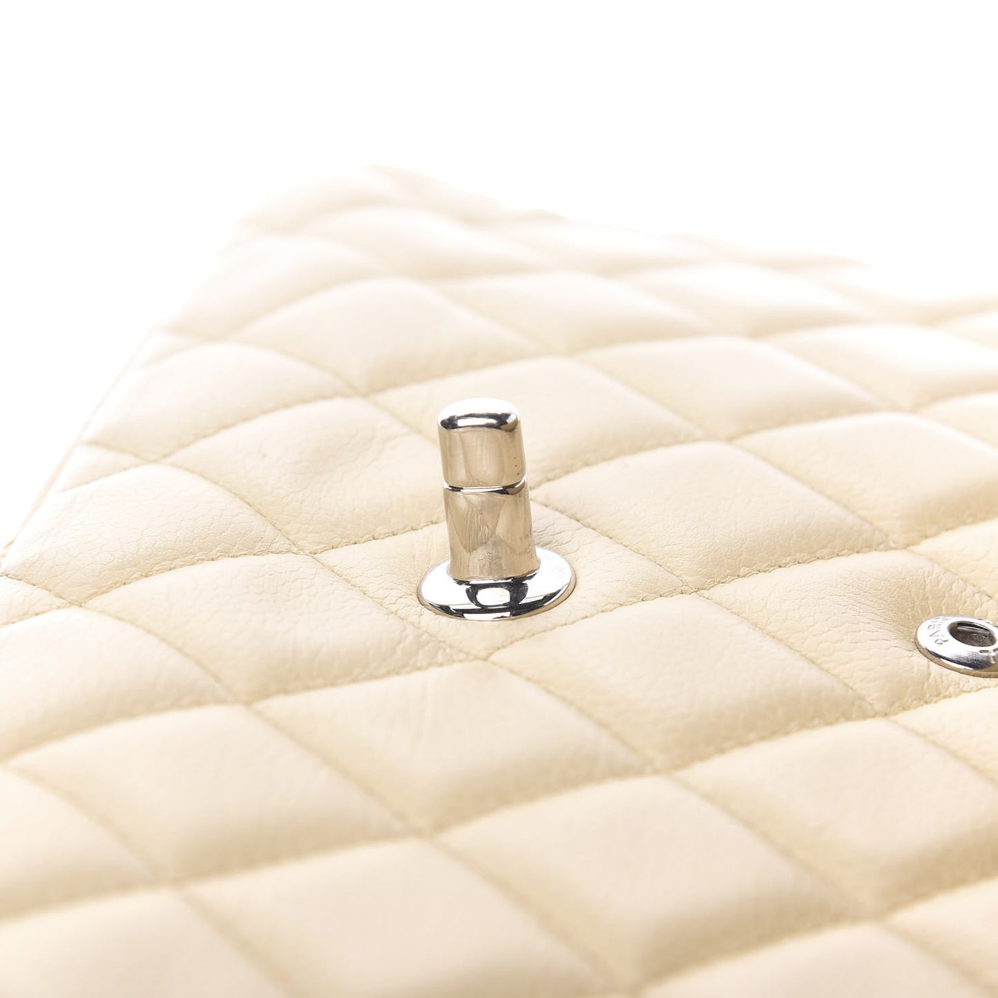 Caviar Quilted Jumbo Double Flap Beige Clair