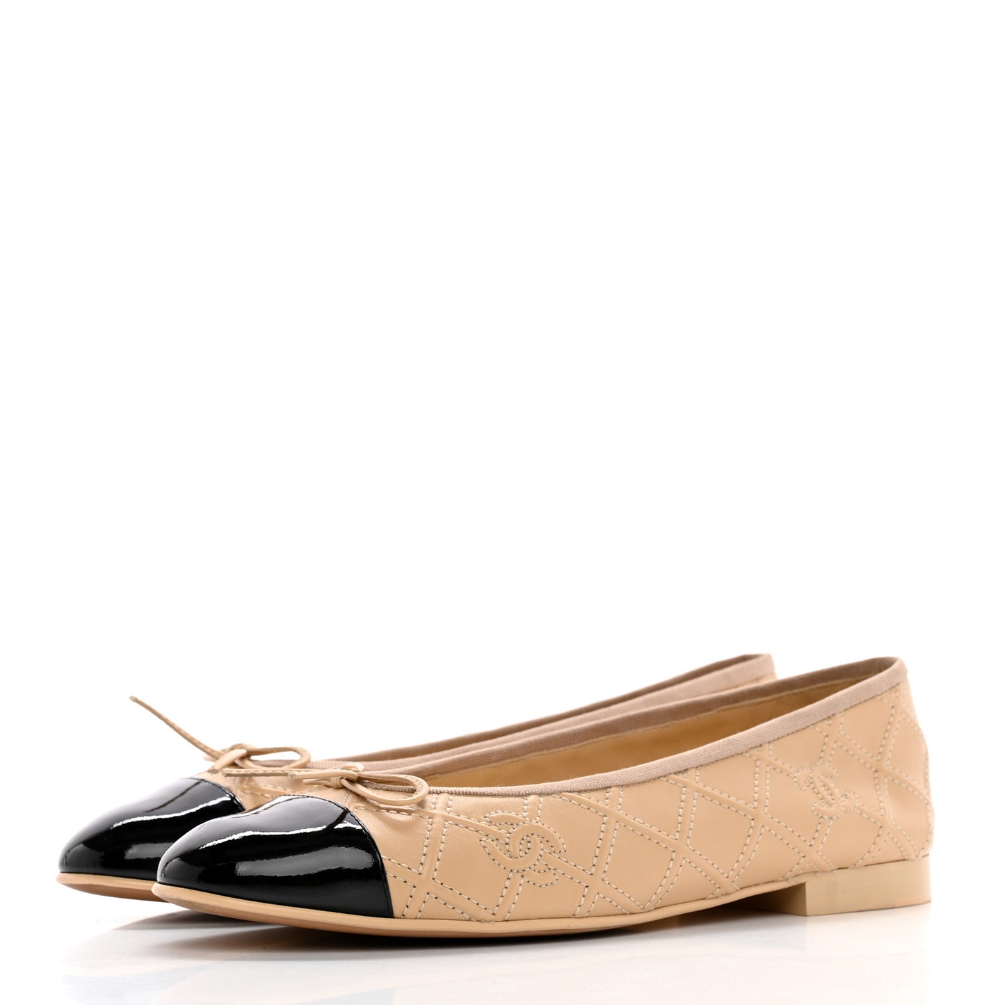 Lambskin Patent Double Stitched CC Cap Toe Ballerina Flats 40.5 Ivory Black