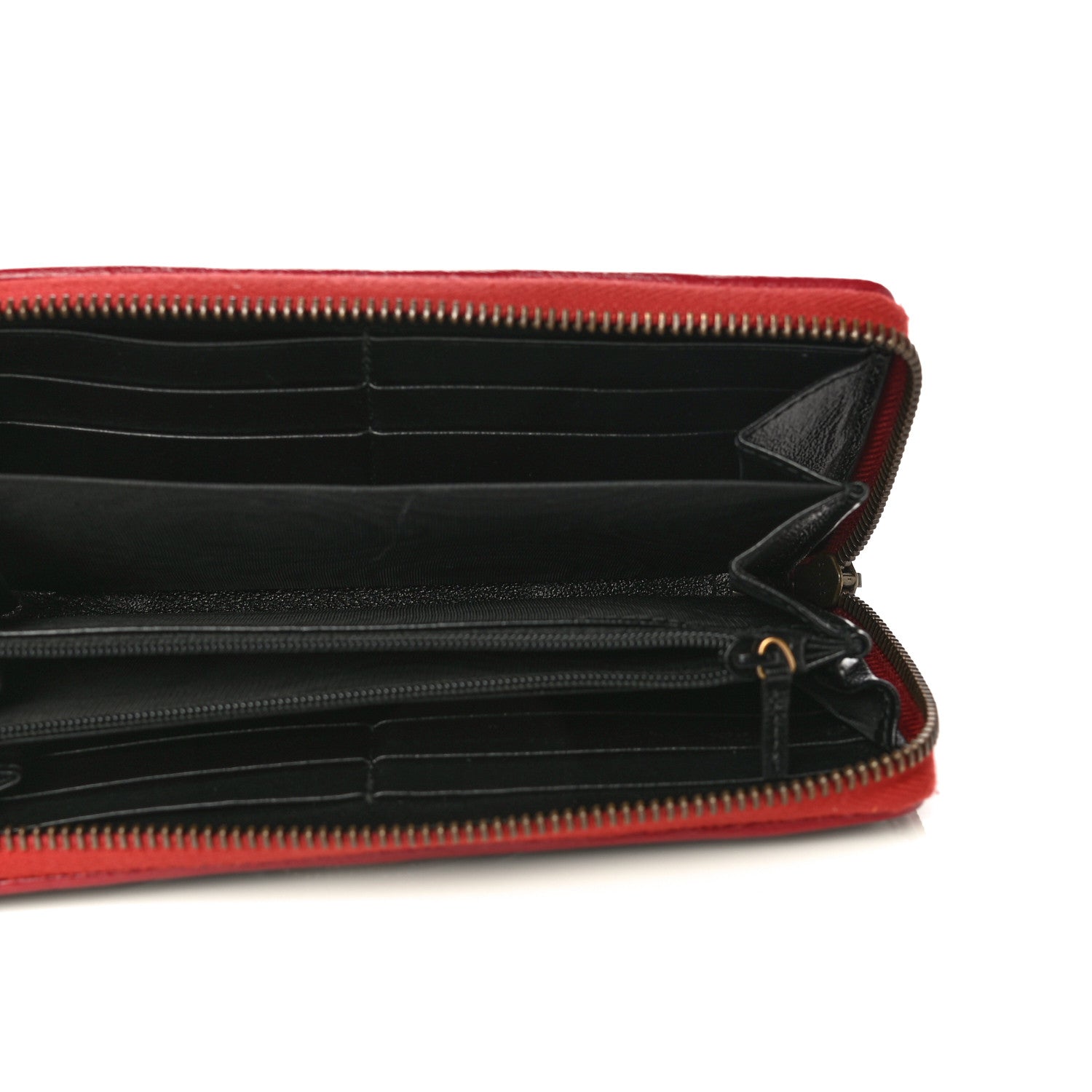 Gucci Vintage Effect Calfskin Matelasse Diagonal Torchon GG Marmont Zip Around Wallet Black Romantic Cherry 5 of 12