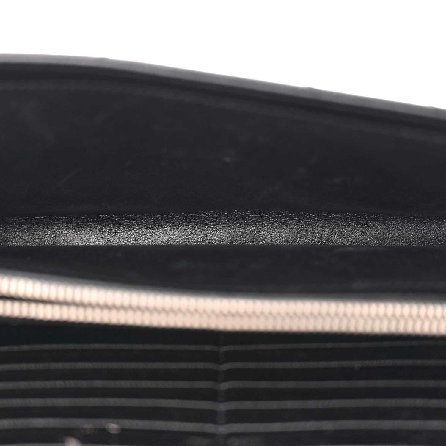 Saint Laurent Grain De Poudre Matelasse Chevron Monogram Chain Wallet Black 5 of 14