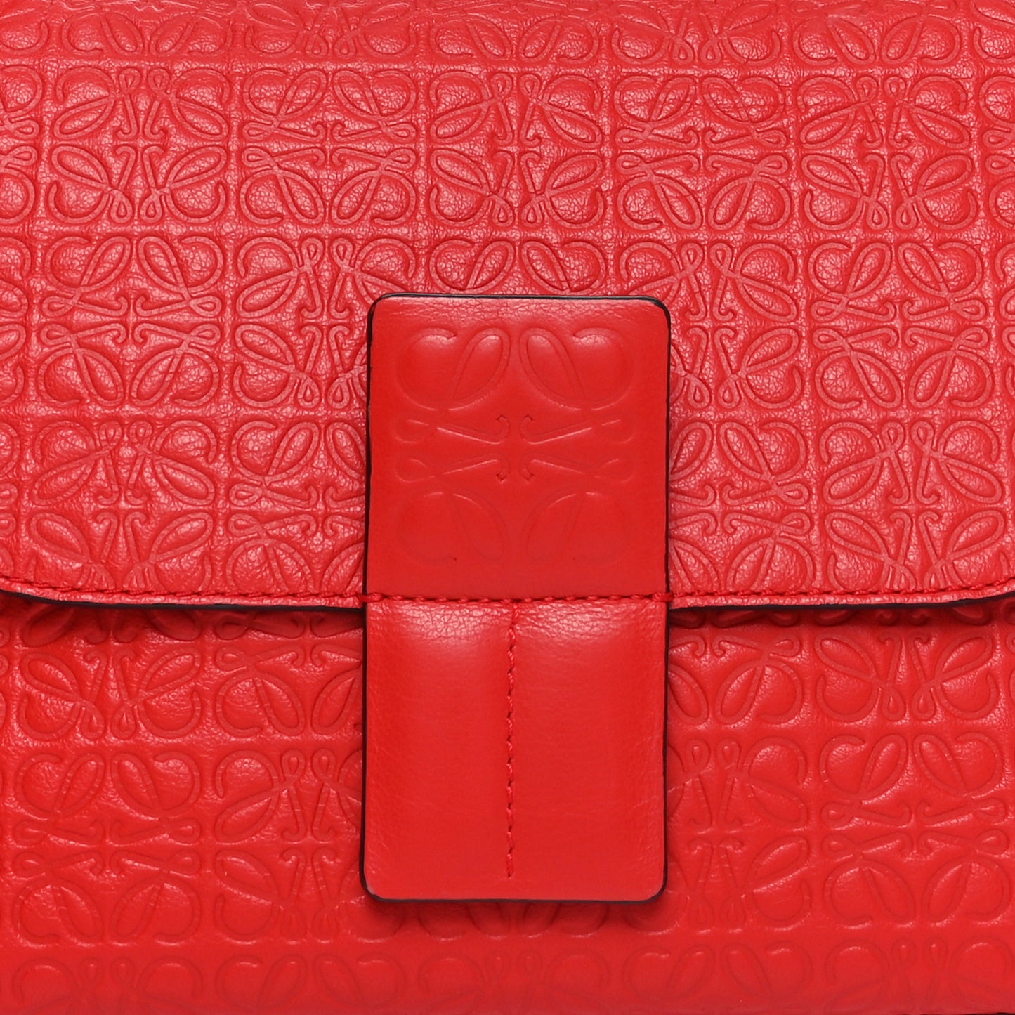 Goatskin Embossed Avenue Shoulder Bag Red