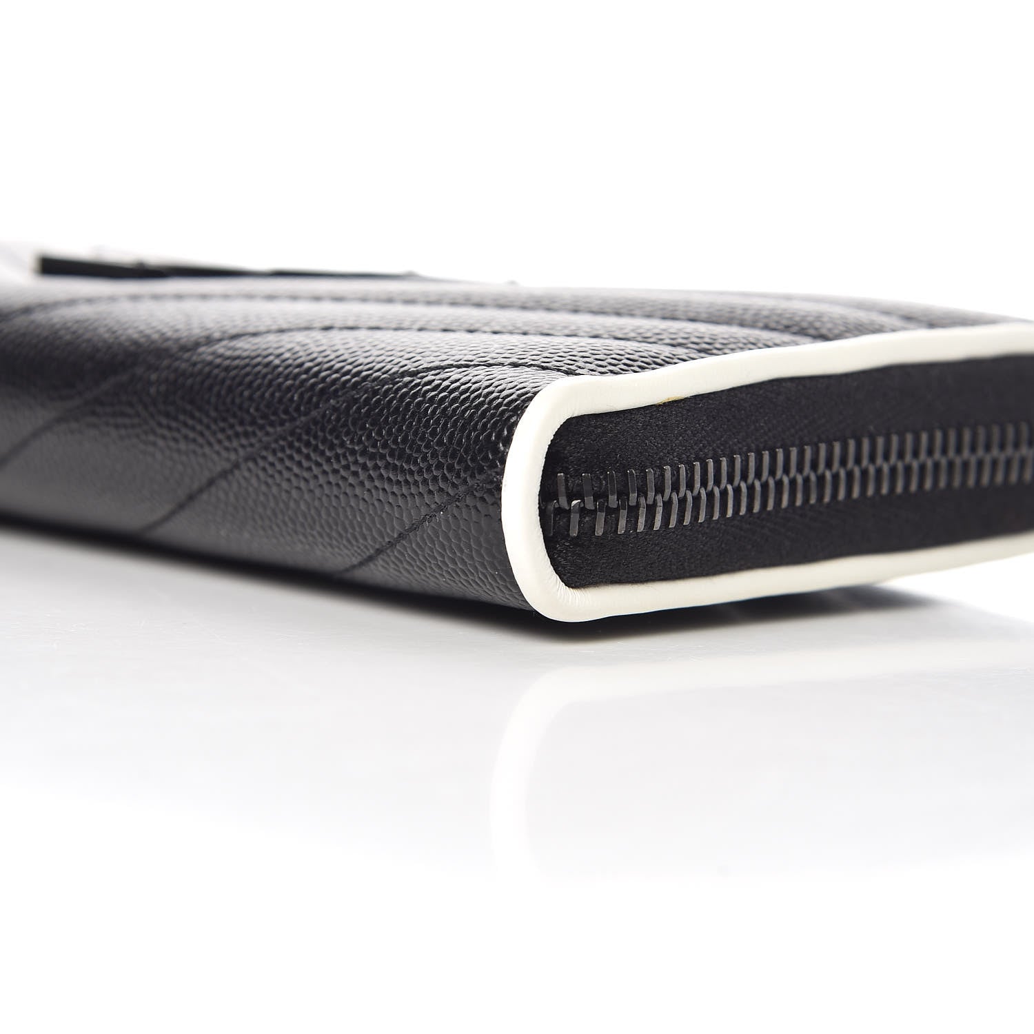 Saint Laurent Grain De Poudre Matelasse Chevron Monogram Zip Around Wallet Black Dove White 9 of 10