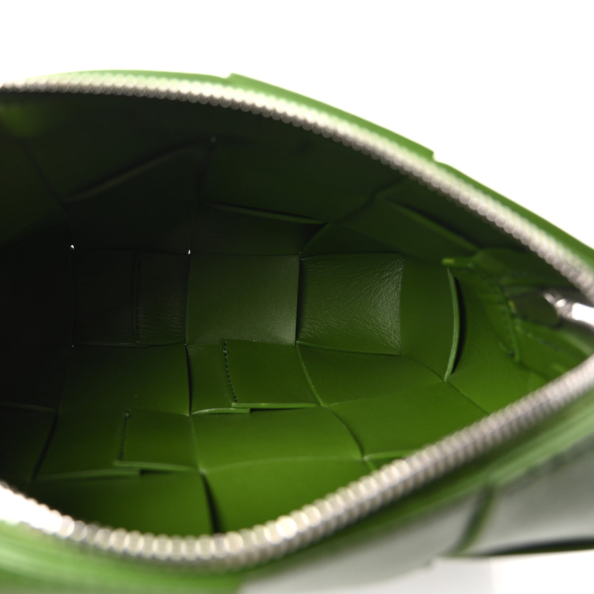 Calfskin Maxi Intrecciato Cassette Camera Bag Avocado