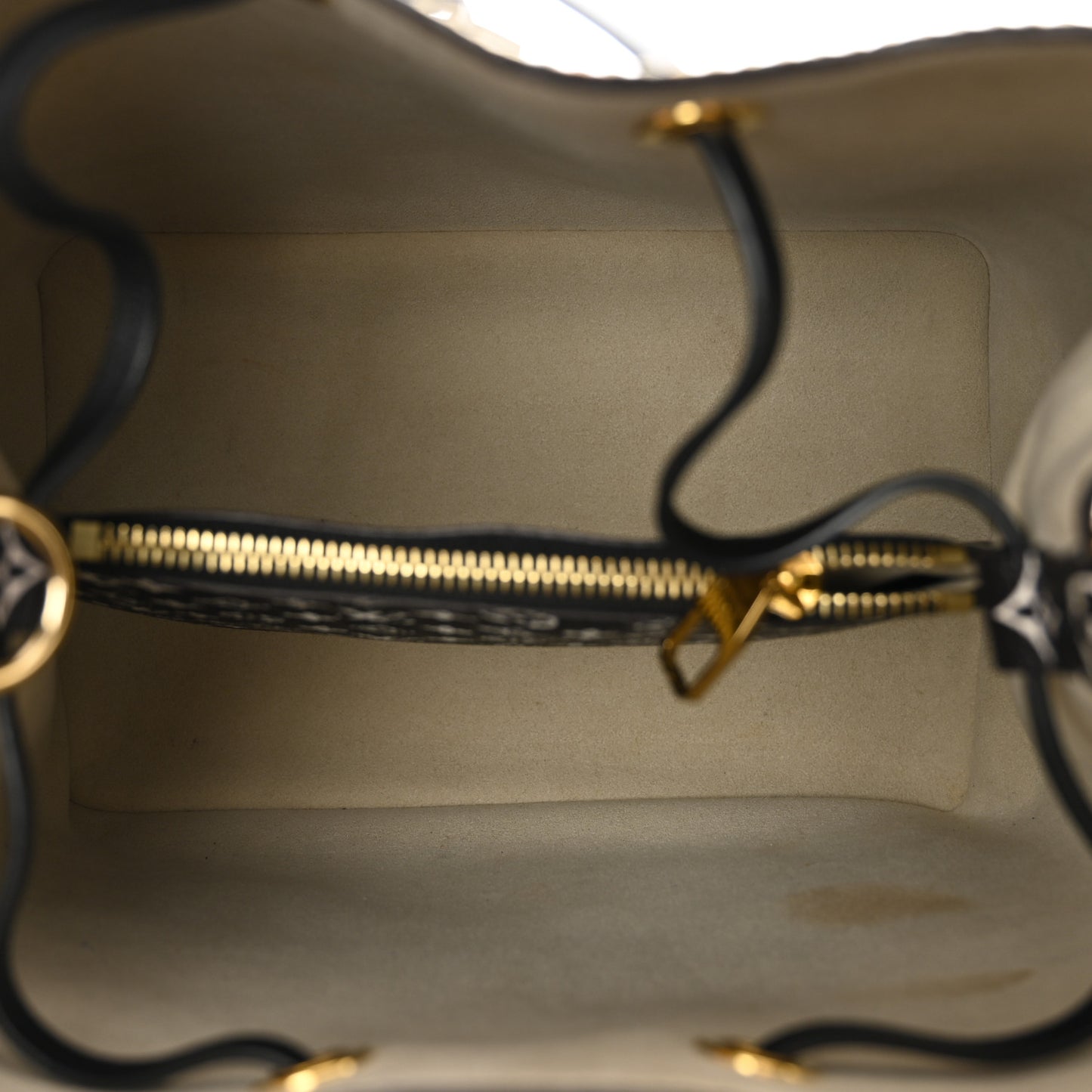 LOUIS VUITTON Monogram Giant Jungle NéoNoé Ivory