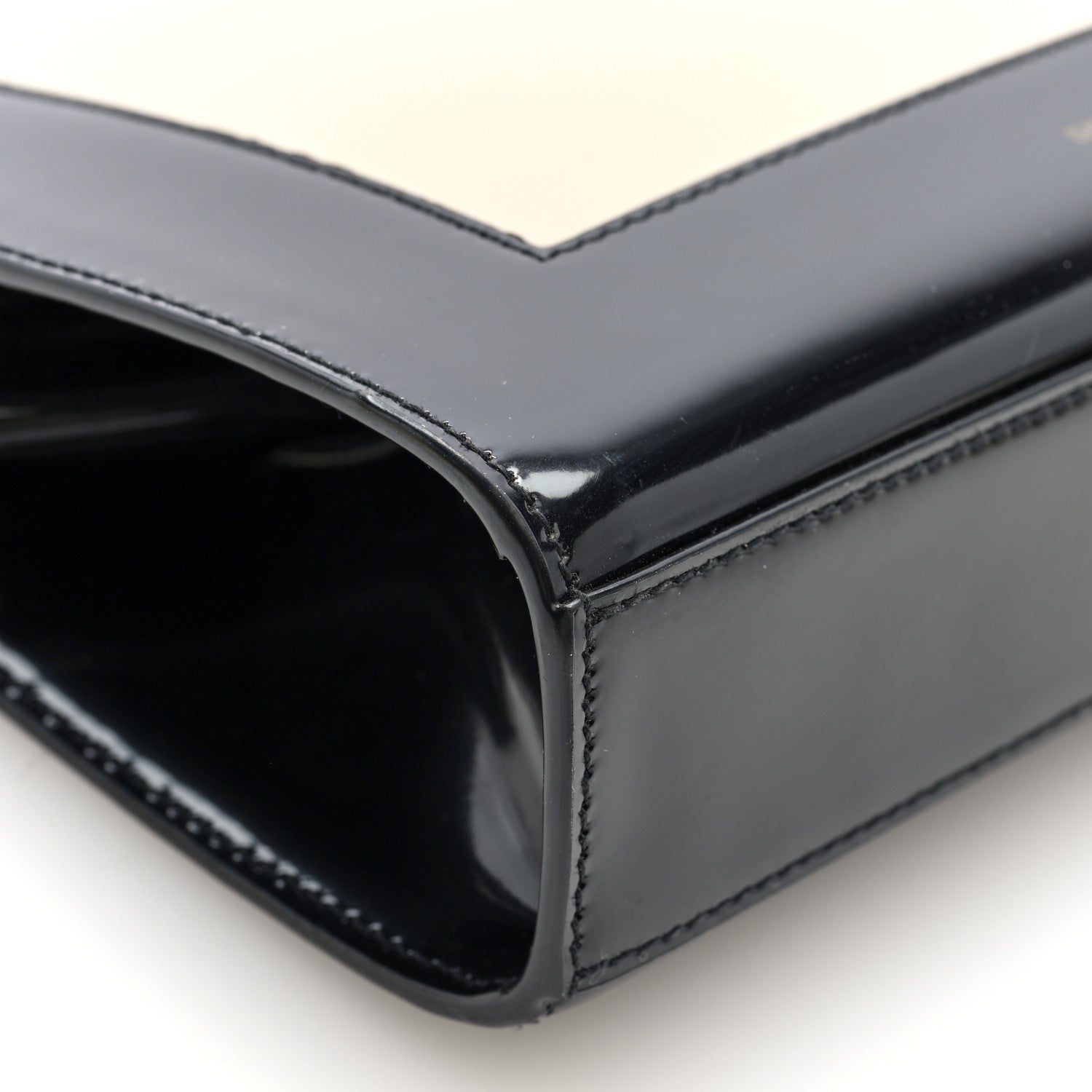 Saint Laurent Nappa Patent Calfskin Two-Toned Gaia Shoulder Bag Sea Salt Black 8 of 9