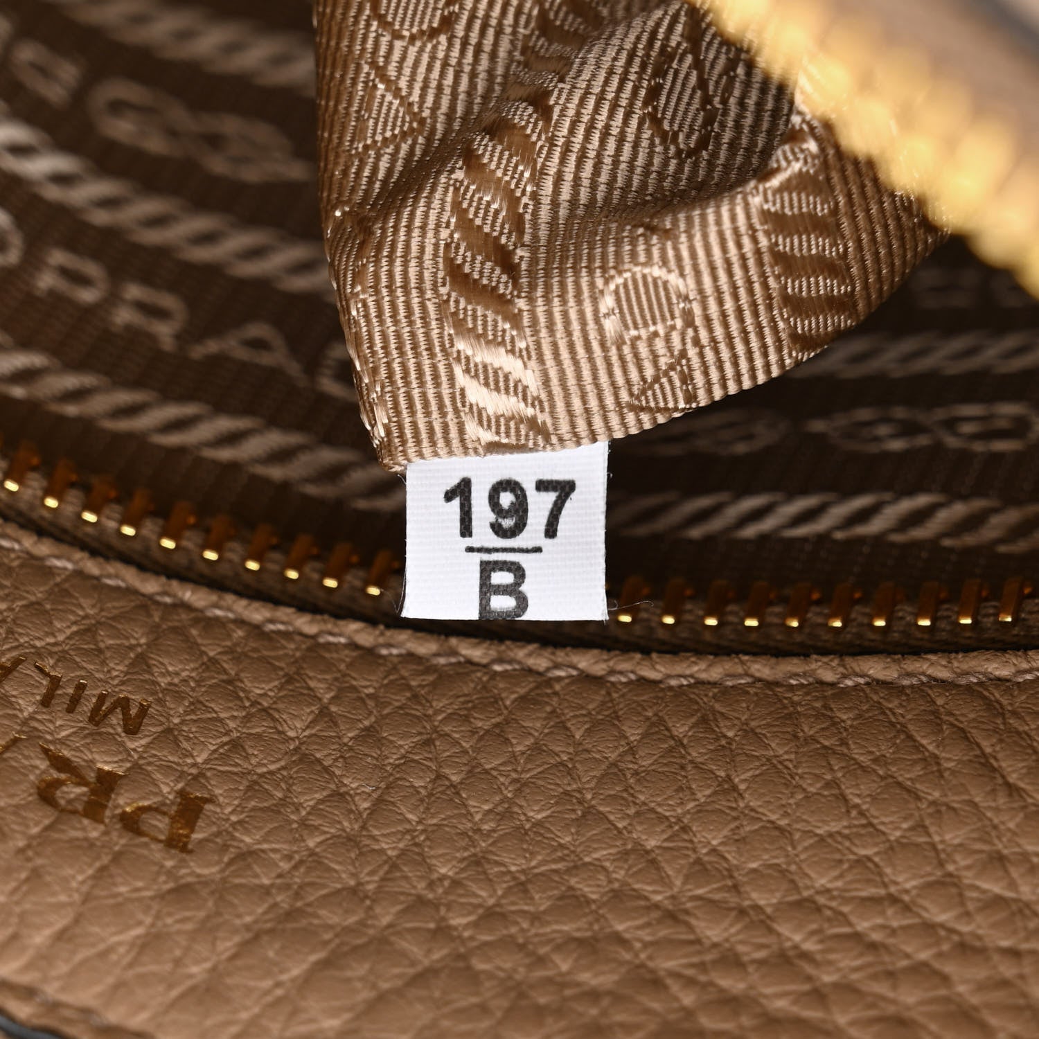 Prada Vitello Phenix Zippered Messenger Hobo Cammeo 8 of 11