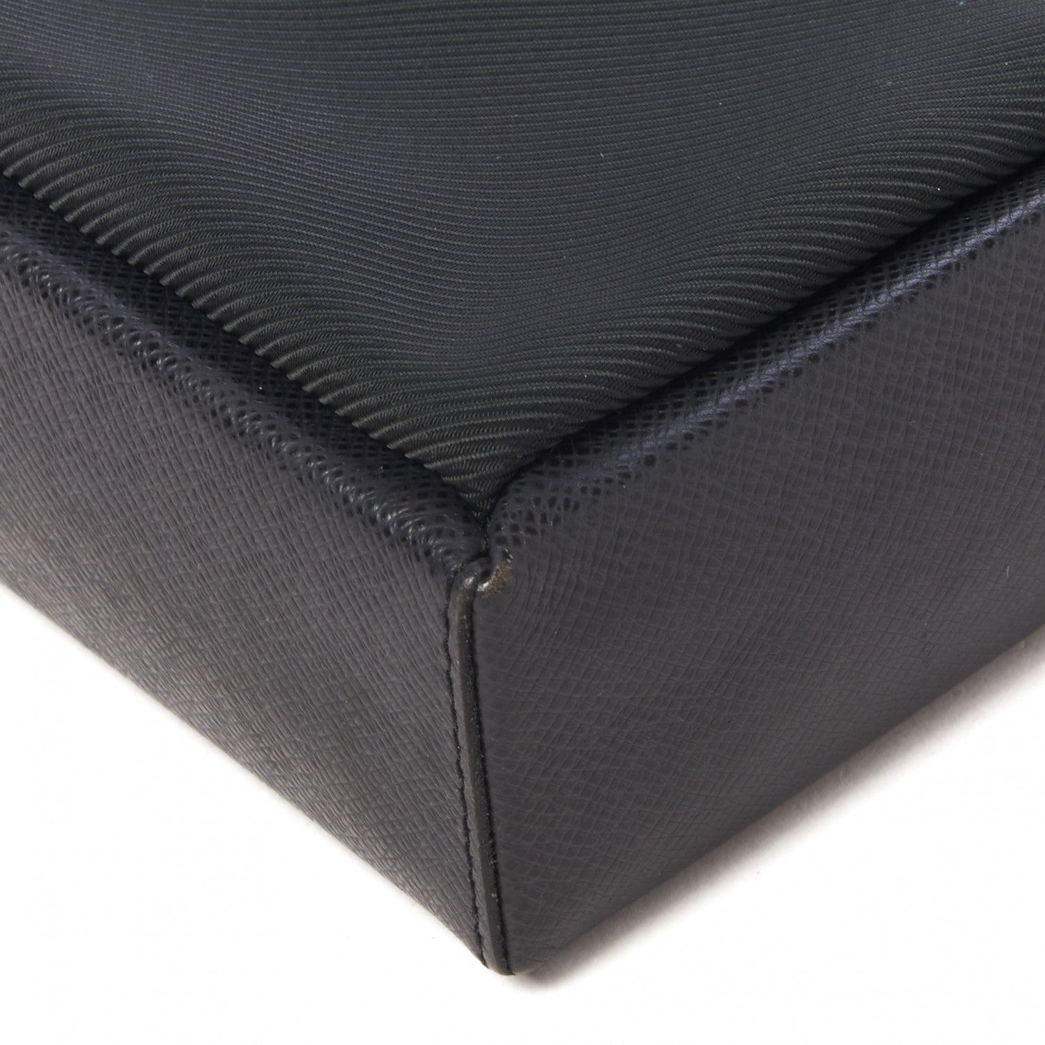 Louis Vuitton Taiga Sayan Epicea 4 of 8