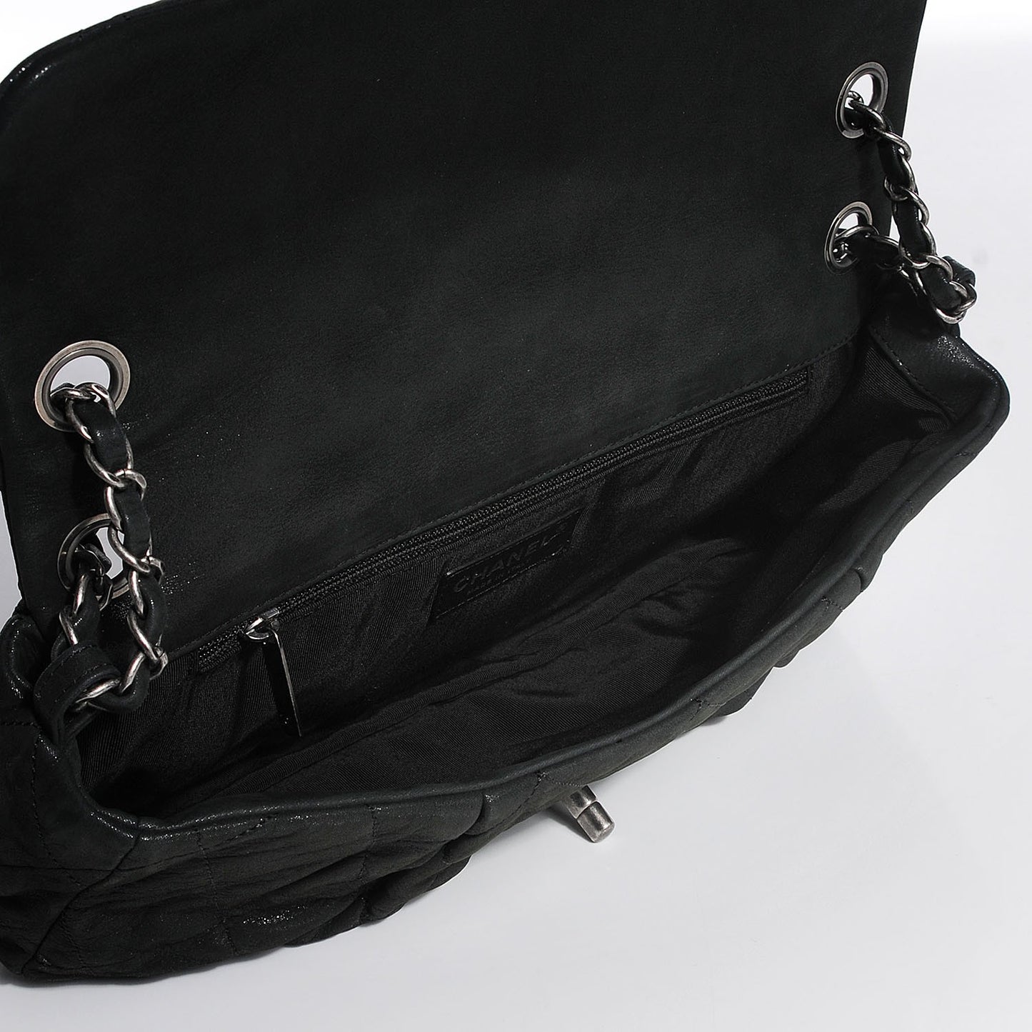 Iridescent Calfskin Large Chic Quilt Flap Black