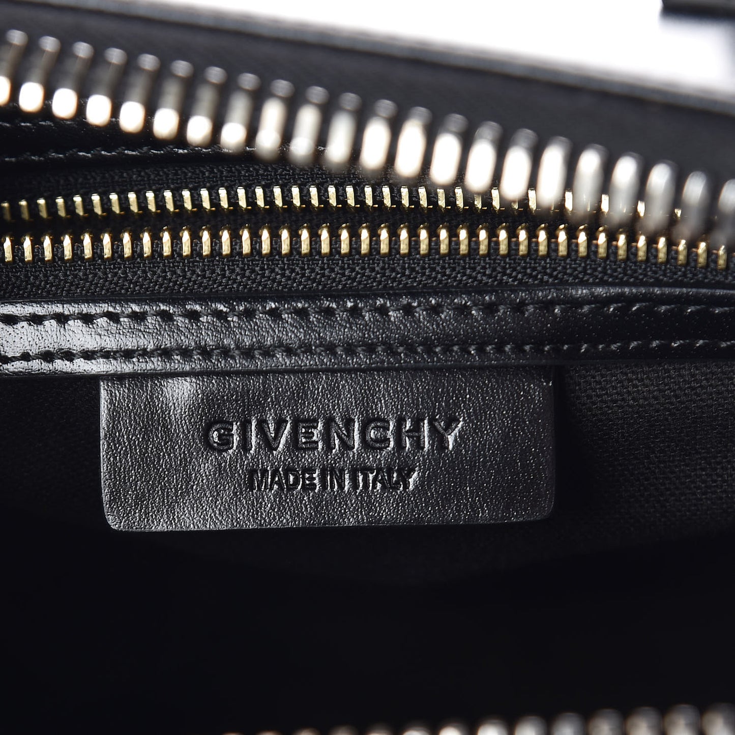 Shiny Lord Calfskin Small Antigona Black