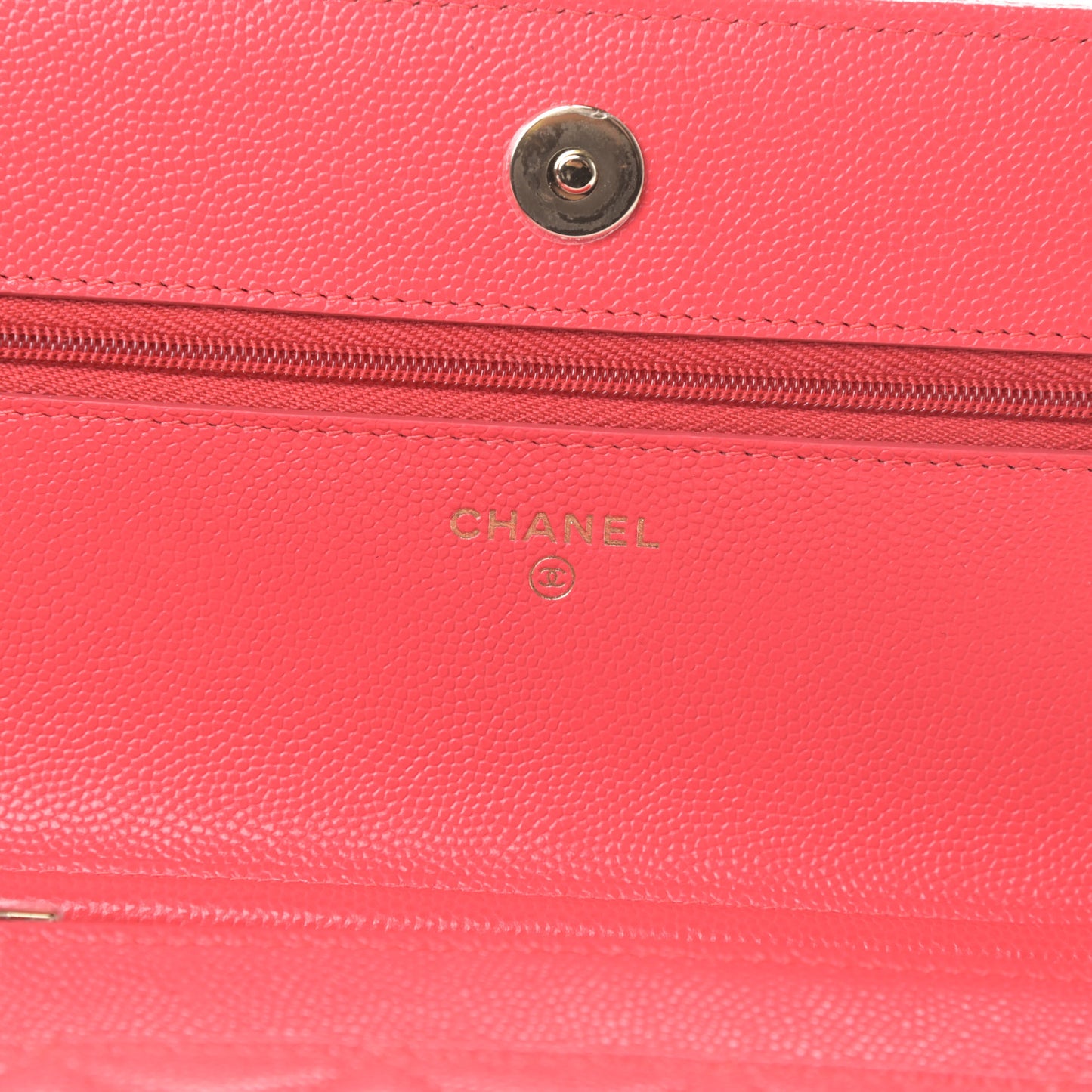 Caviar Quilted Wallet On Chain WOC Coral