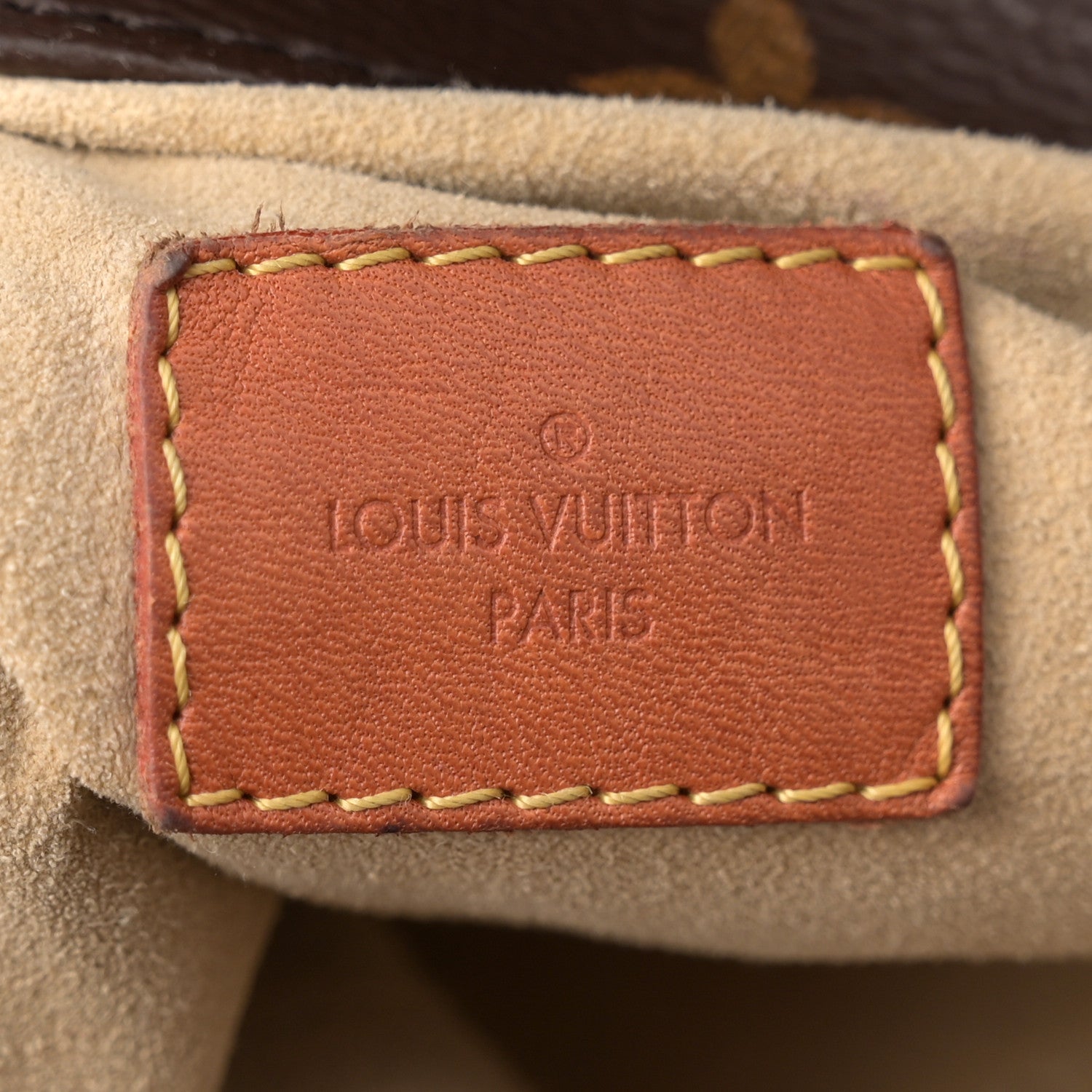 Louis Vuitton Monogram Artsy MM 6 of 12