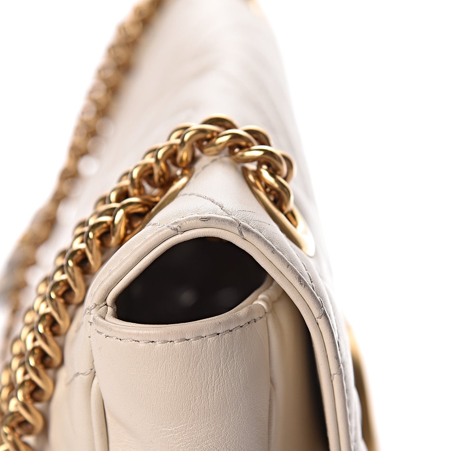 Calfskin Matelasse Medium GG Marmont Shoulder Bag White