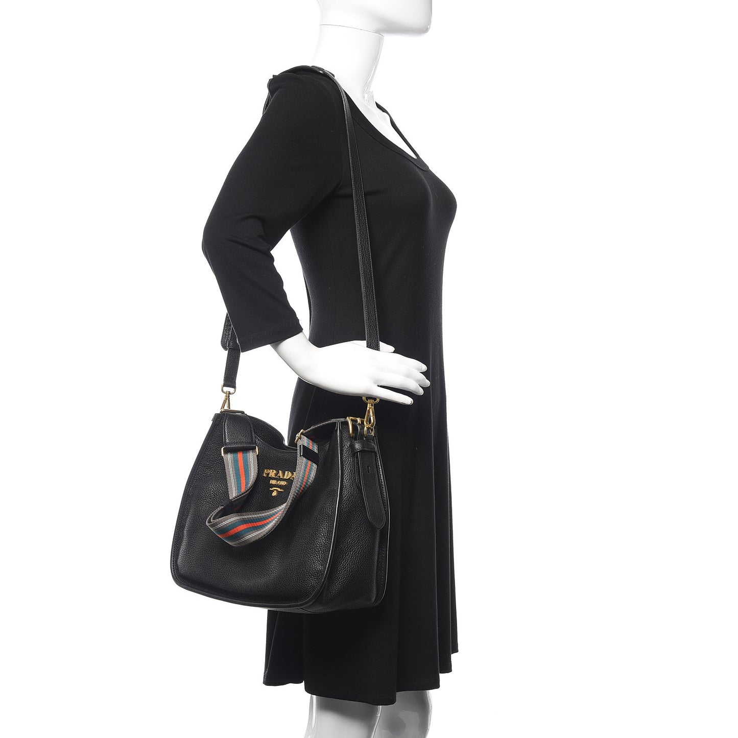 Vitello Daino Hobo Black