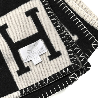 Hermes Wool Cashmere Signature Avalon Blanket Ecru Gris Fonce 3 of 5