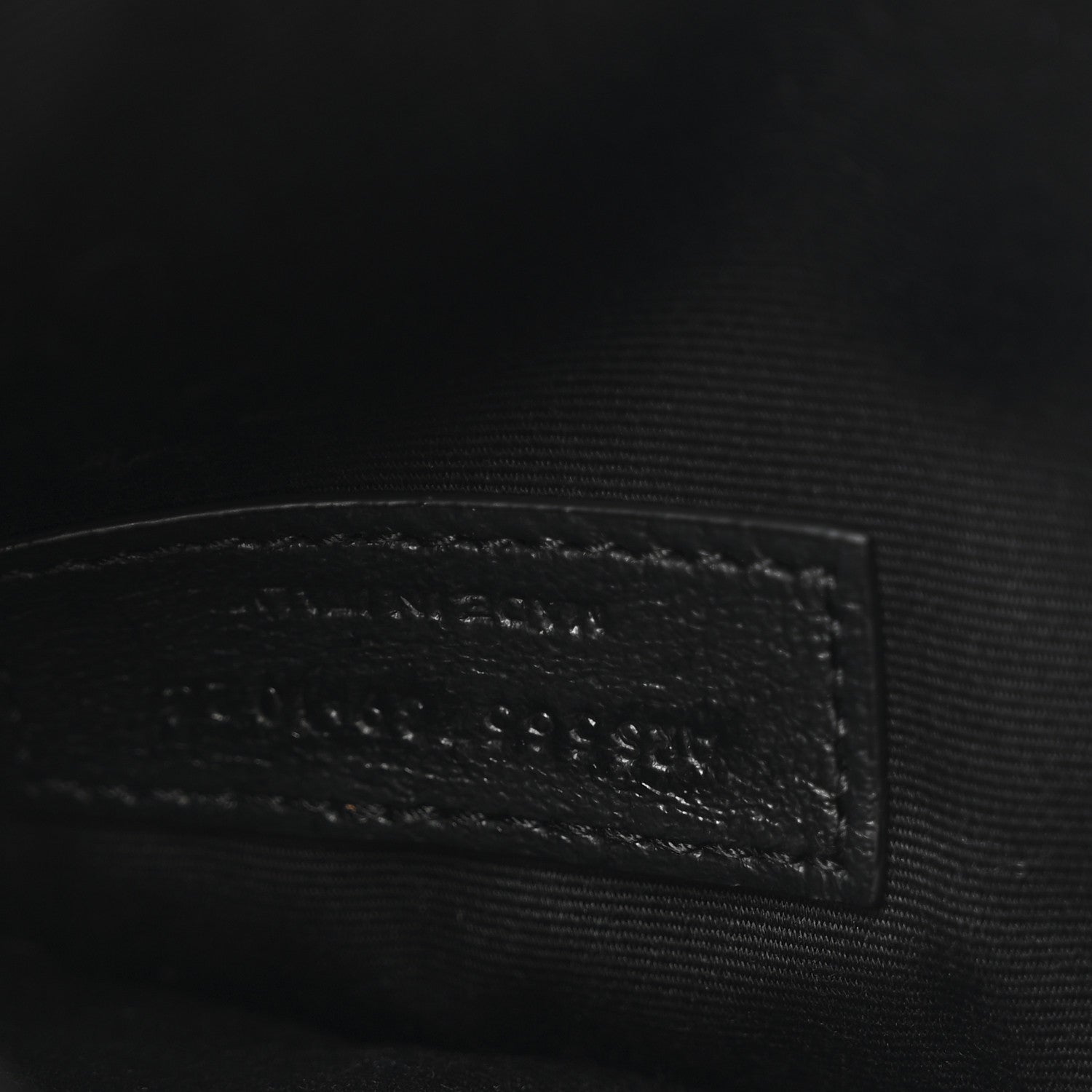 Saint Laurent Grain De Poudre Uptown Pouch Crema Soft 7 of 10
