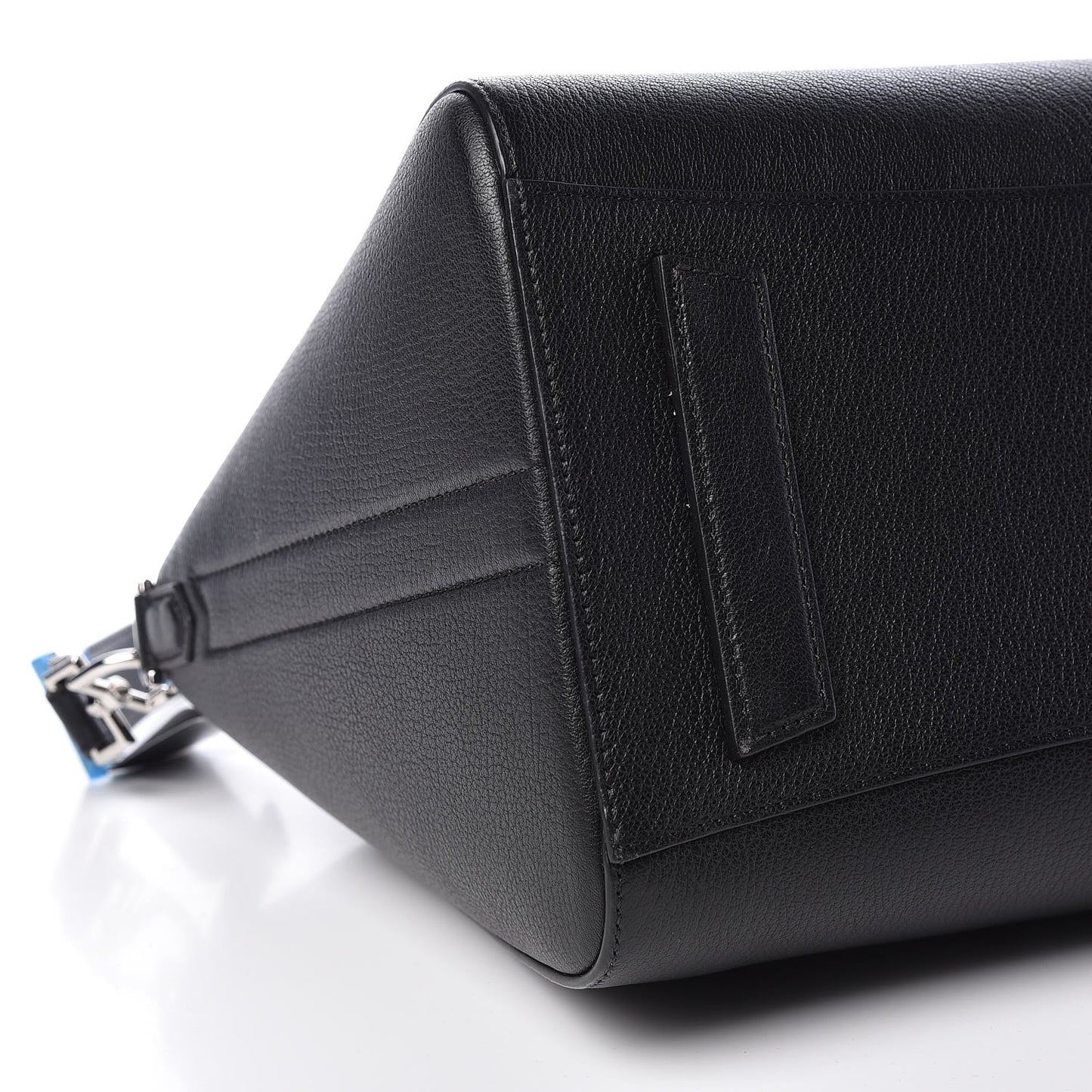 Sugar Goatskin Medium Antigona Black