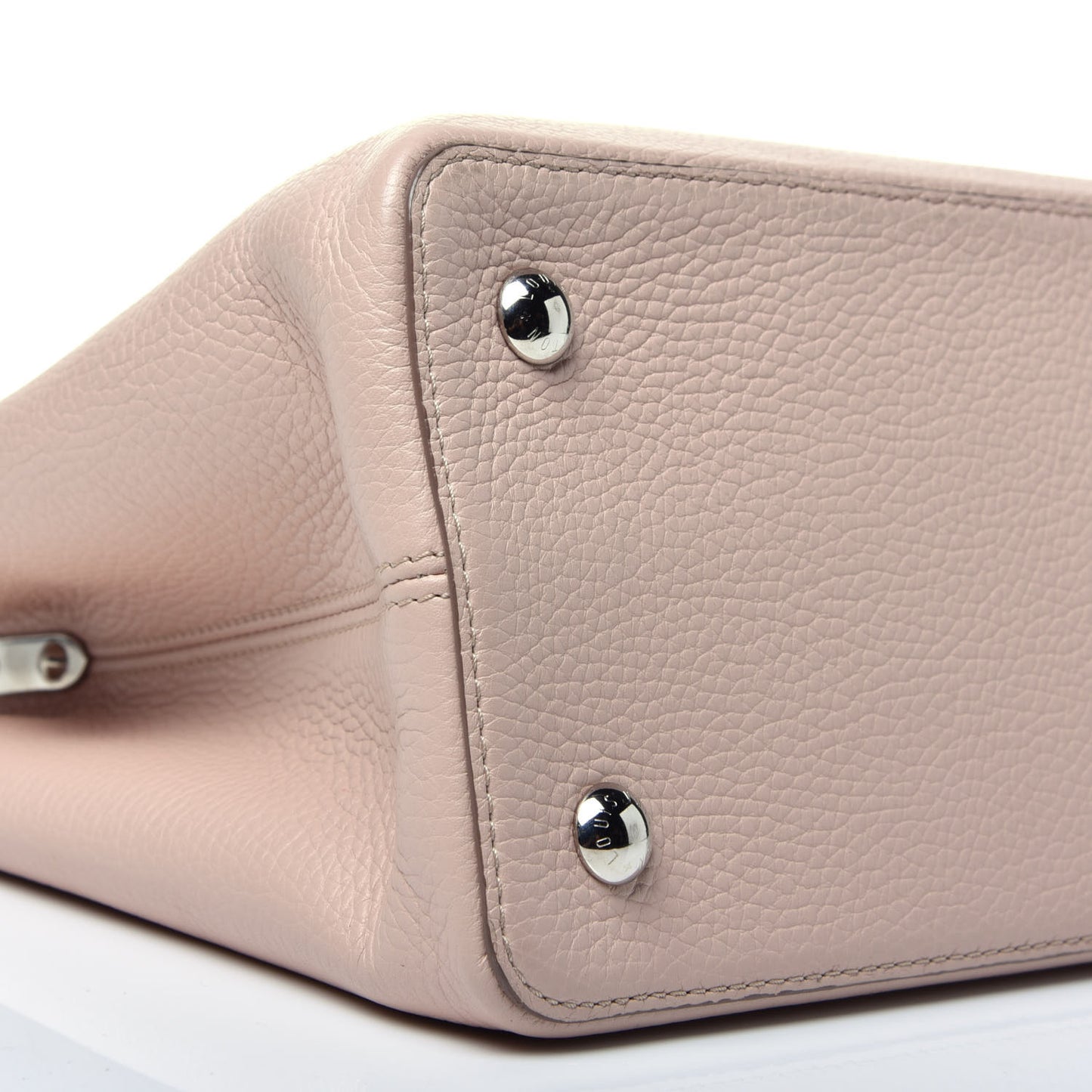 Taurillon Capucines MM Petale