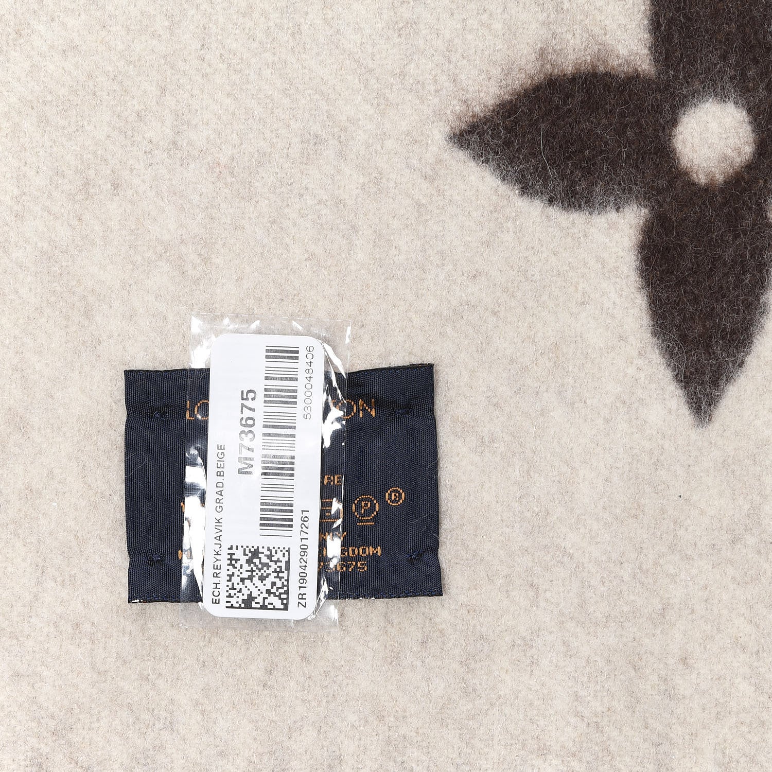 Louis Vuitton Cashmere Monogram Gradient Reykjavik Scarf Beige 4 of 5