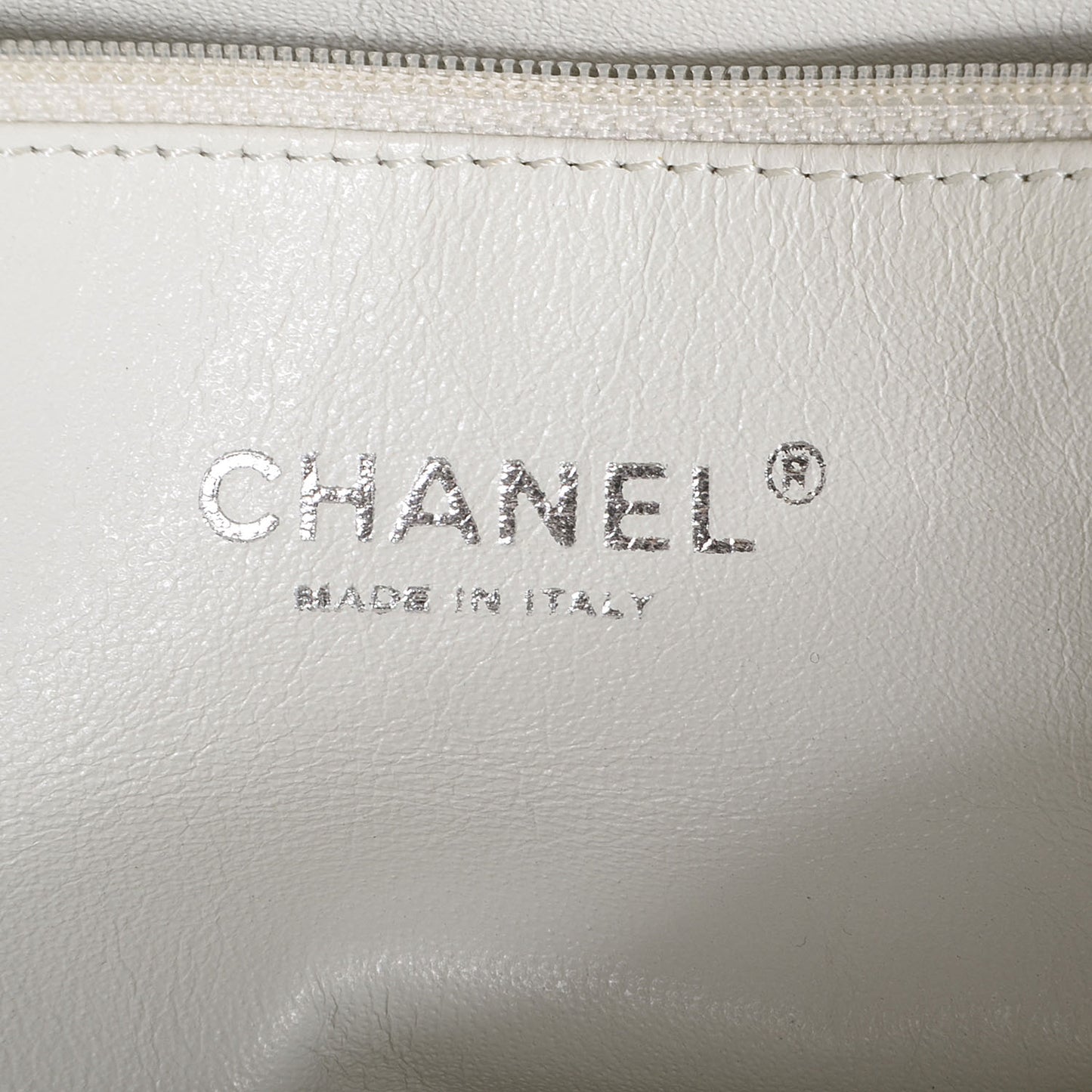 Leather East West Large Modern Chain Tote White