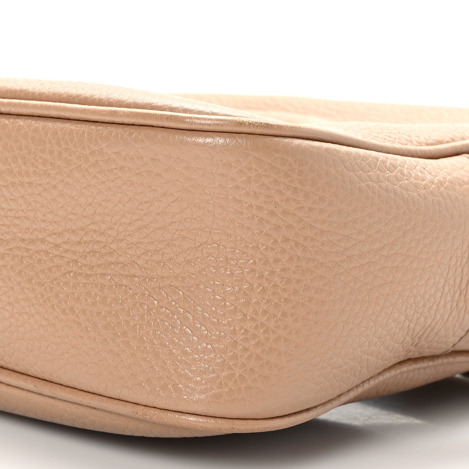 Gucci Pebbled Calfskin Small Soho Disco Bag Camelia 10 of 10