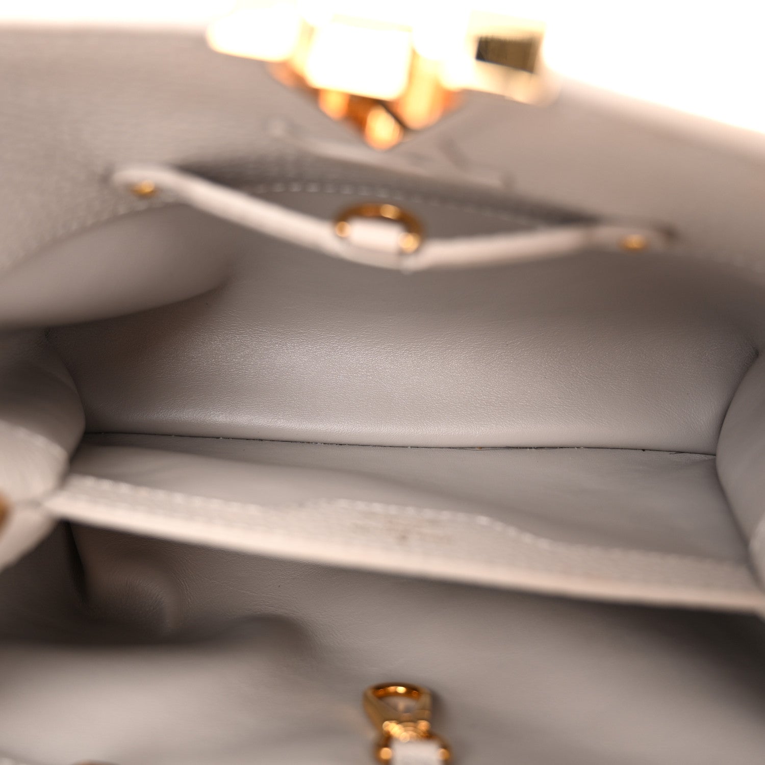 Louis Vuitton Taurillon Snakeskin Mother of Pearl Capucines BB Grey 5 of 9