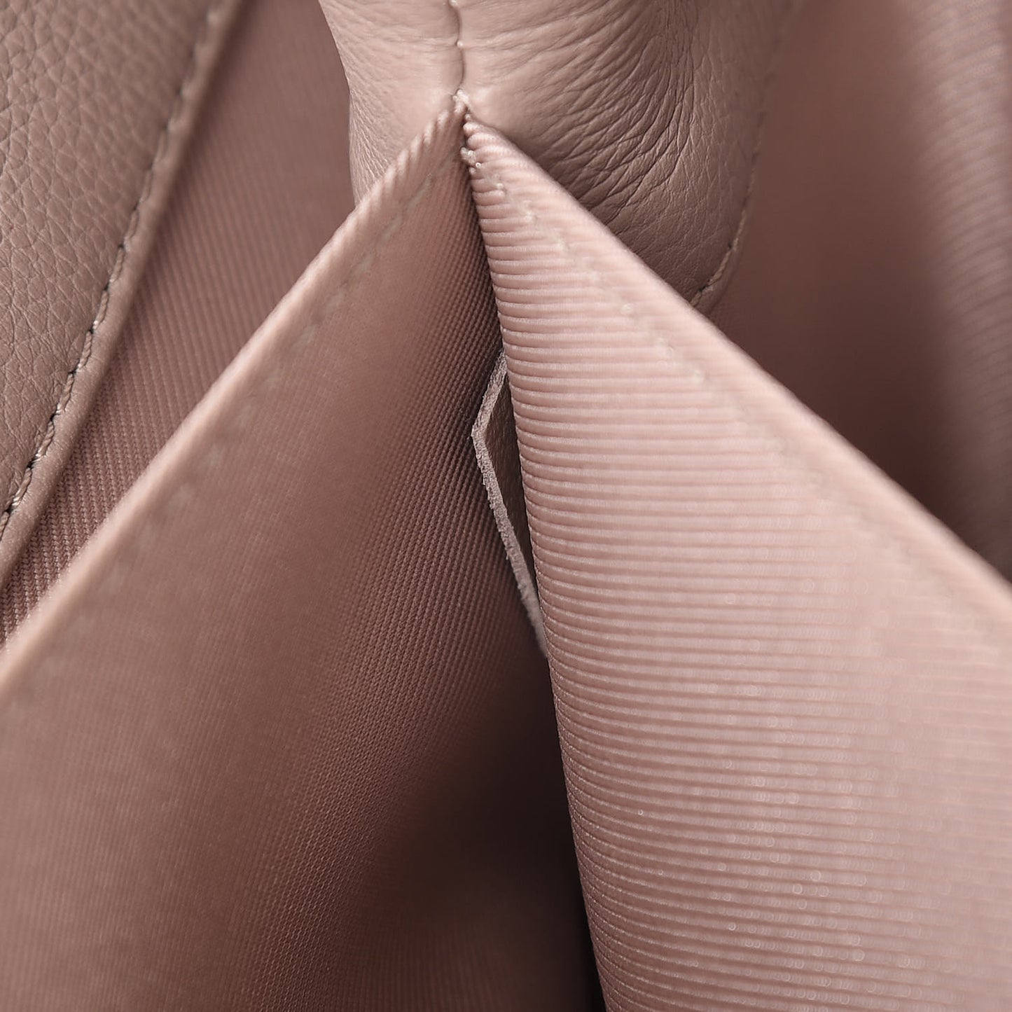 Soft Calfskin LockMe II Top Handle Mastic