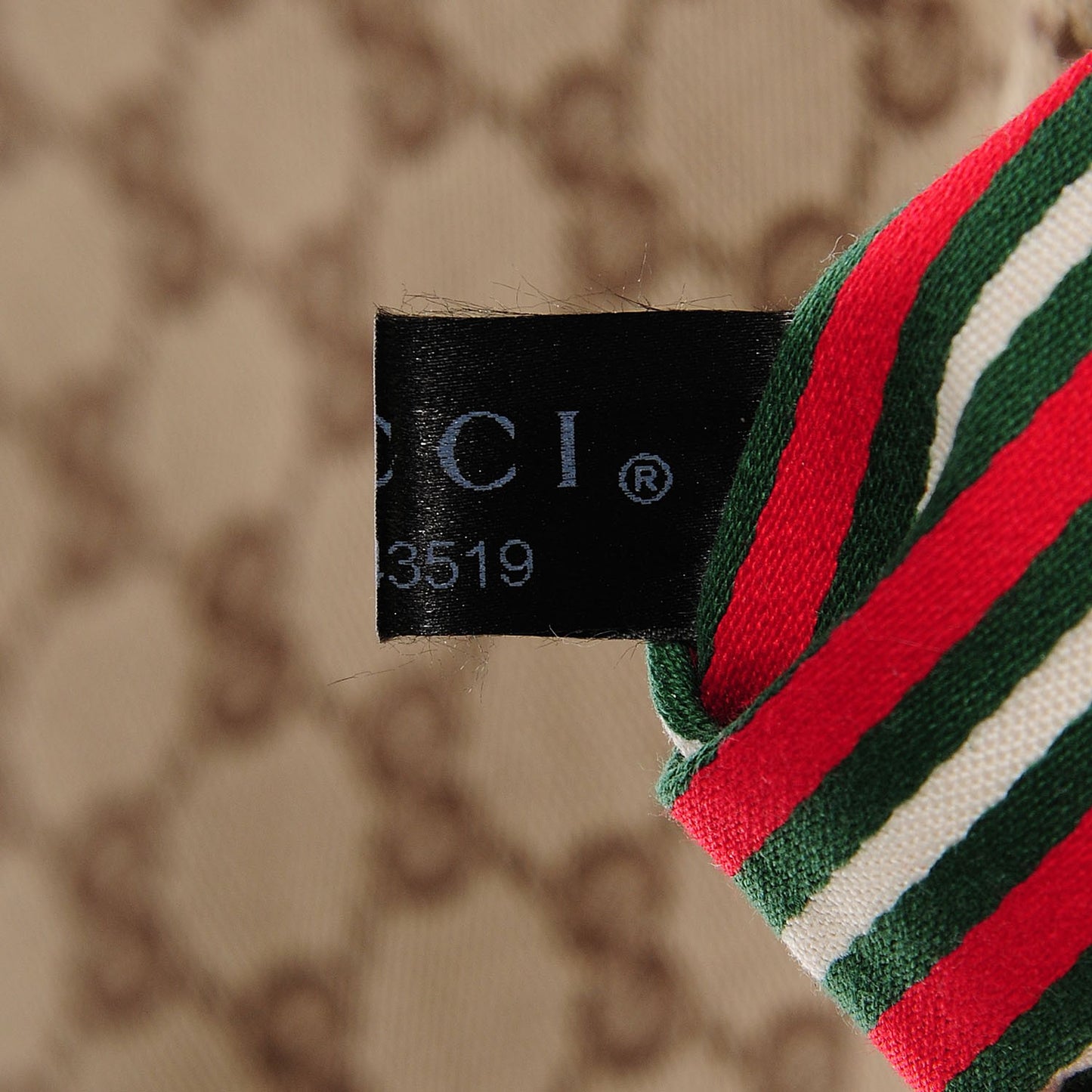 Monogram Medium New Britt Hobo Off White