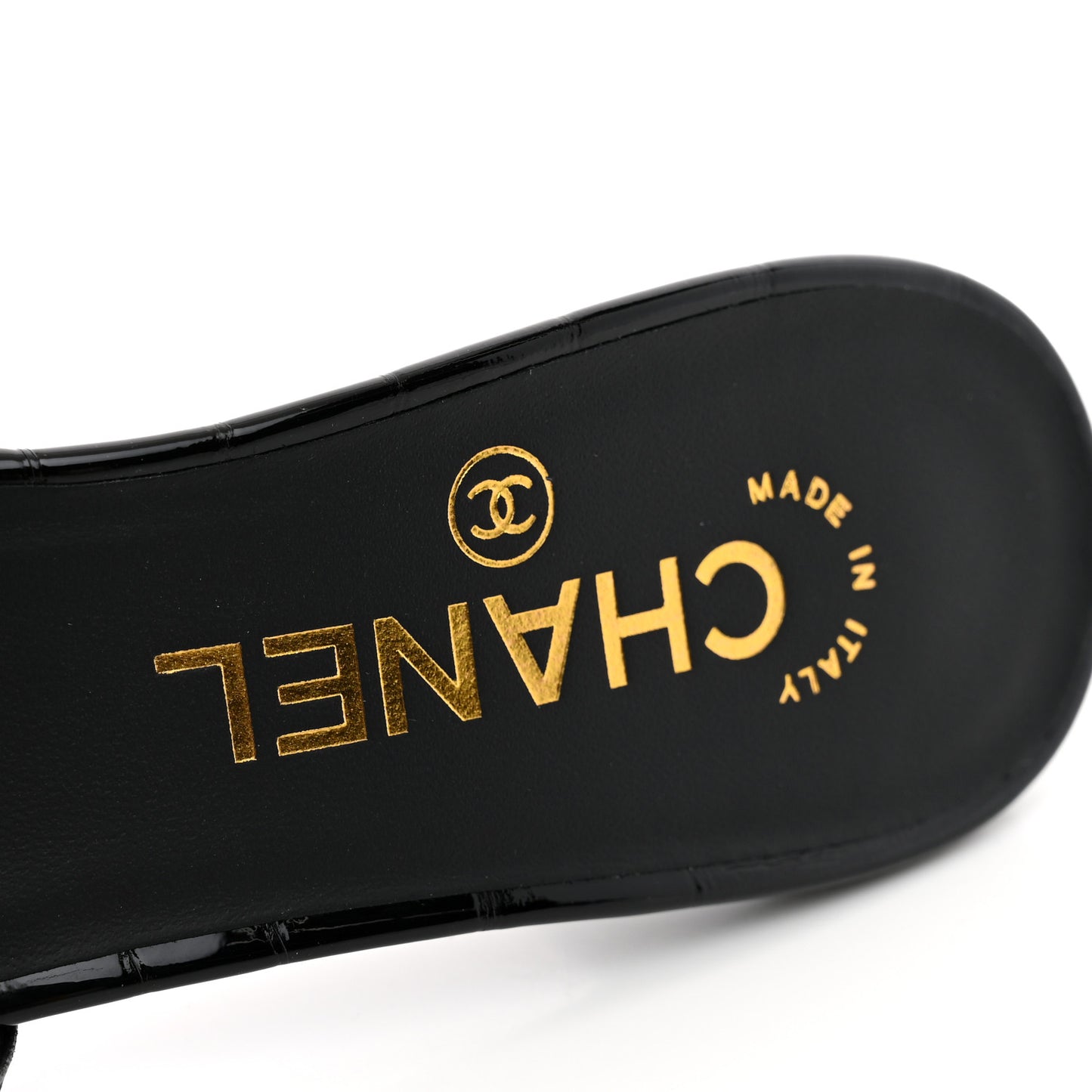 Crocodile Embossed Patent Calfskin Thong Sandals 37 Black