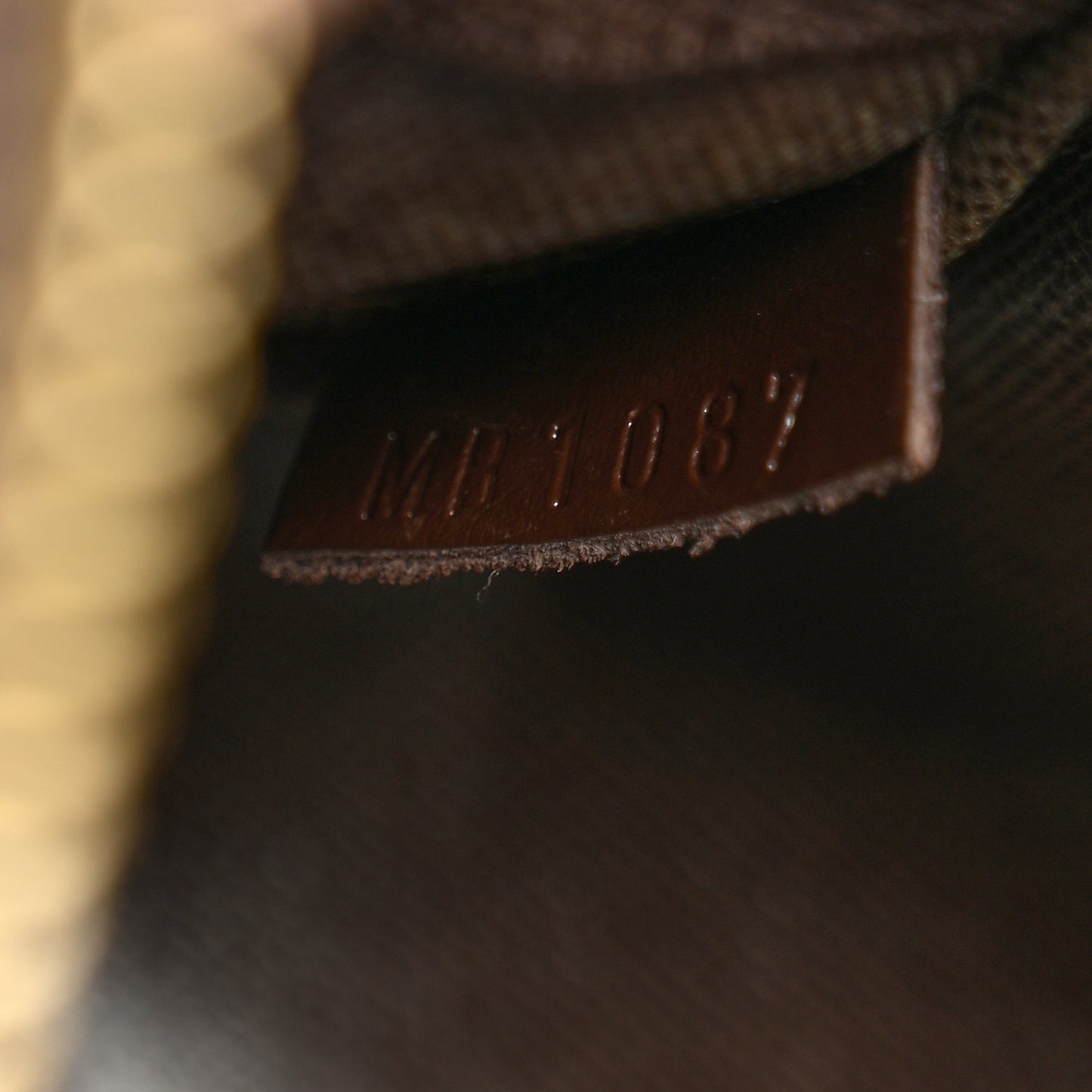 Damier Ebene Toiletry Bag 25